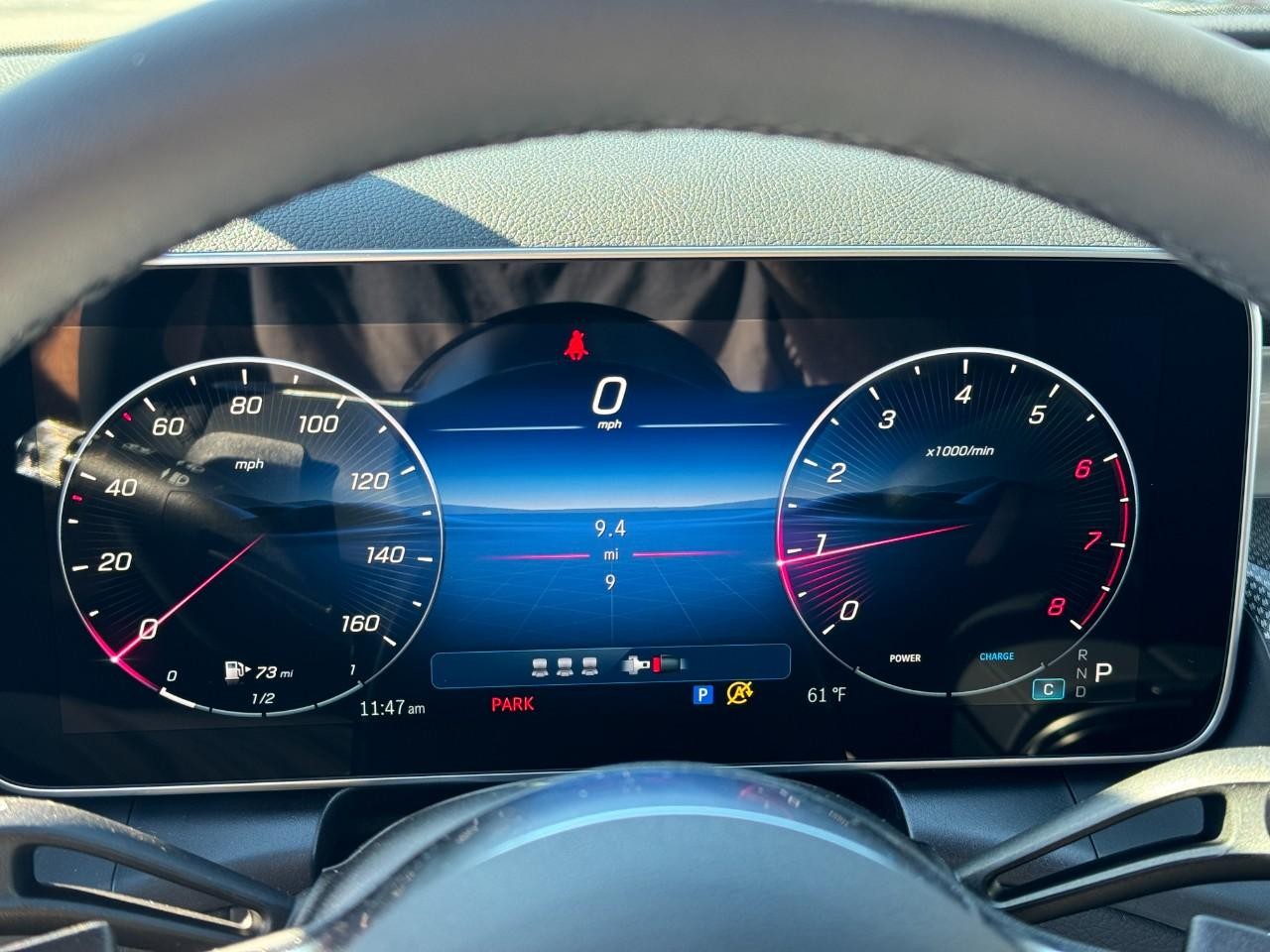 Mercedes-Benz GLC Vehicle Full-screen Gallery Image 33