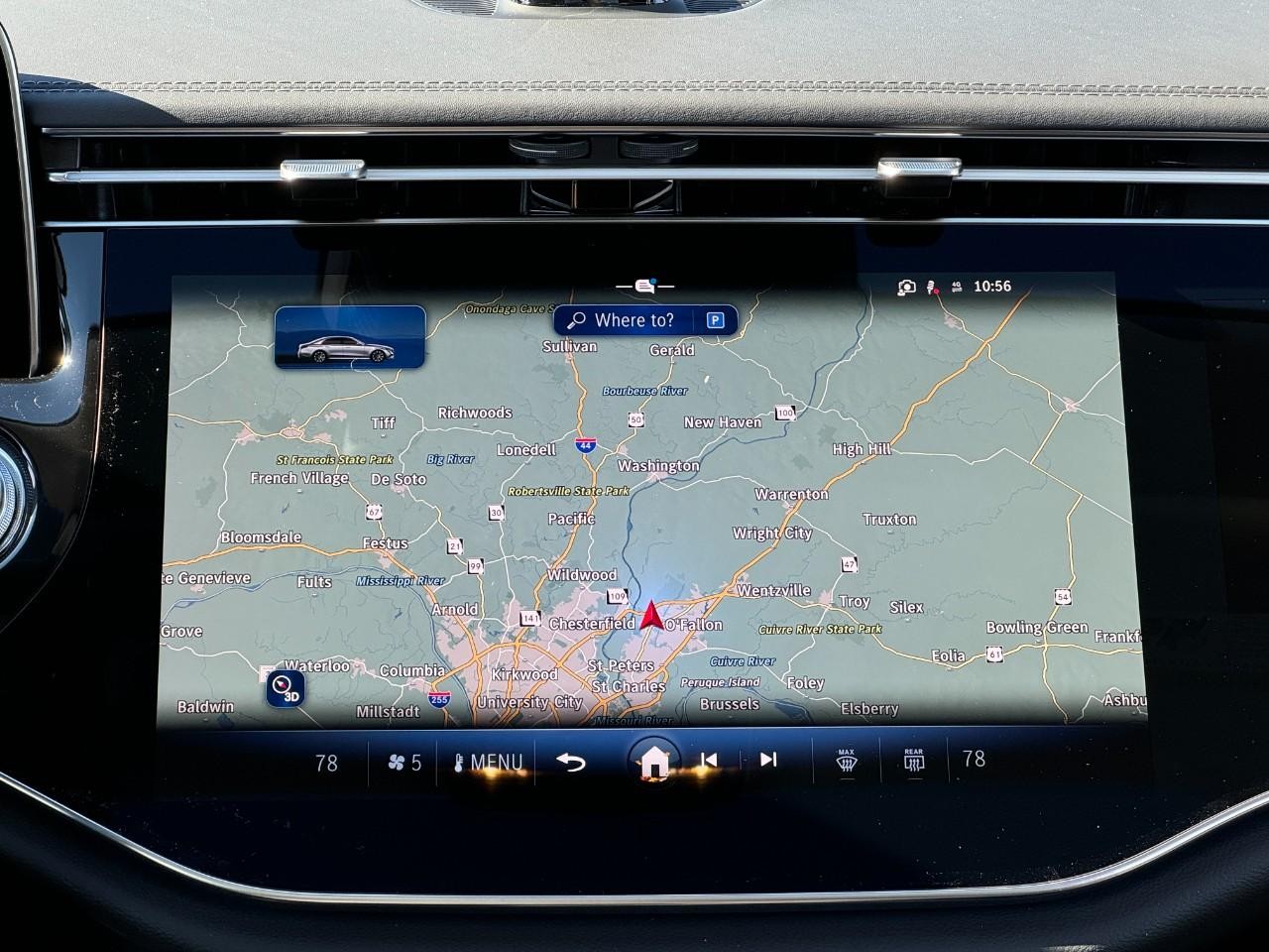 Mercedes-Benz E-Class Vehicle Full-screen Gallery Image 14