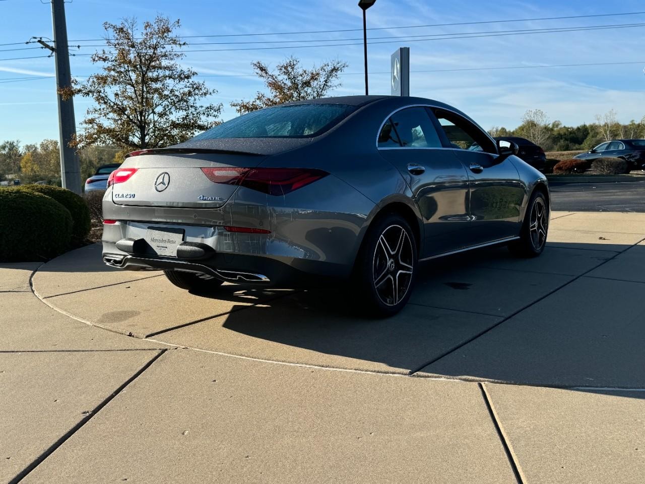 Mercedes-Benz CLA Vehicle Full-screen Gallery Image 4