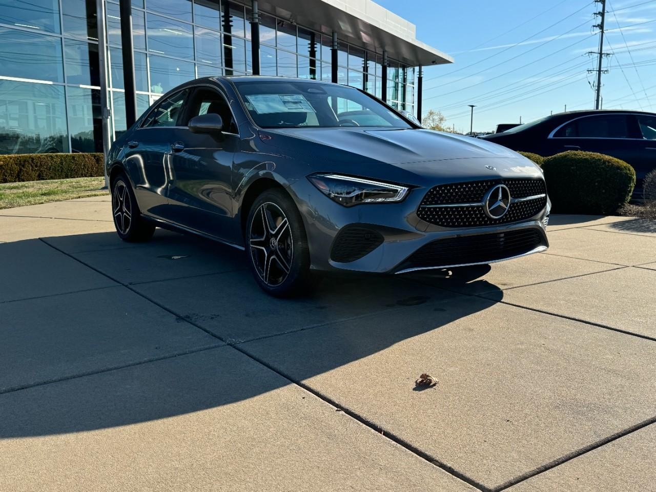 Mercedes-Benz CLA Vehicle Full-screen Gallery Image 6