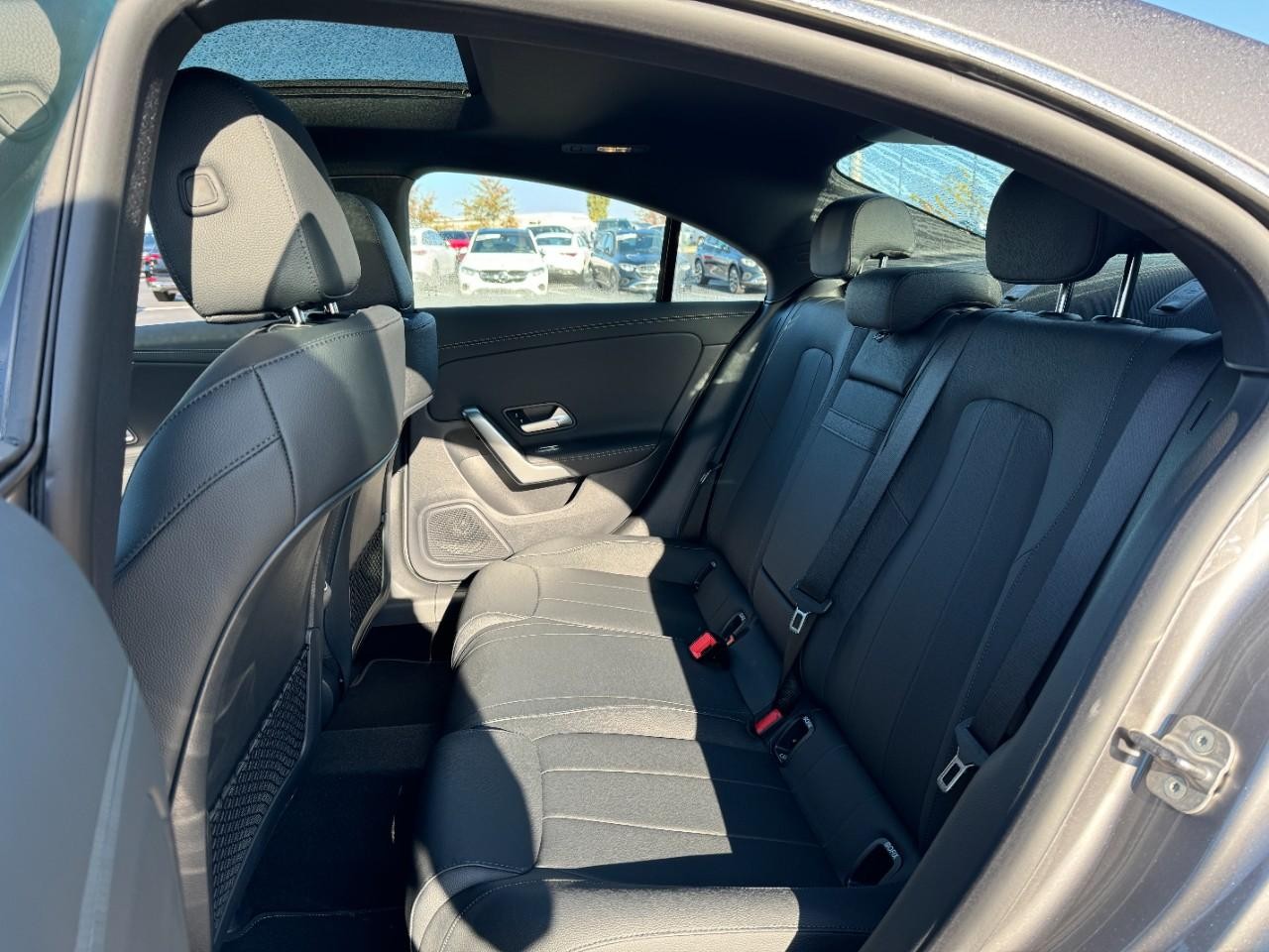 Mercedes-Benz CLA Vehicle Full-screen Gallery Image 8