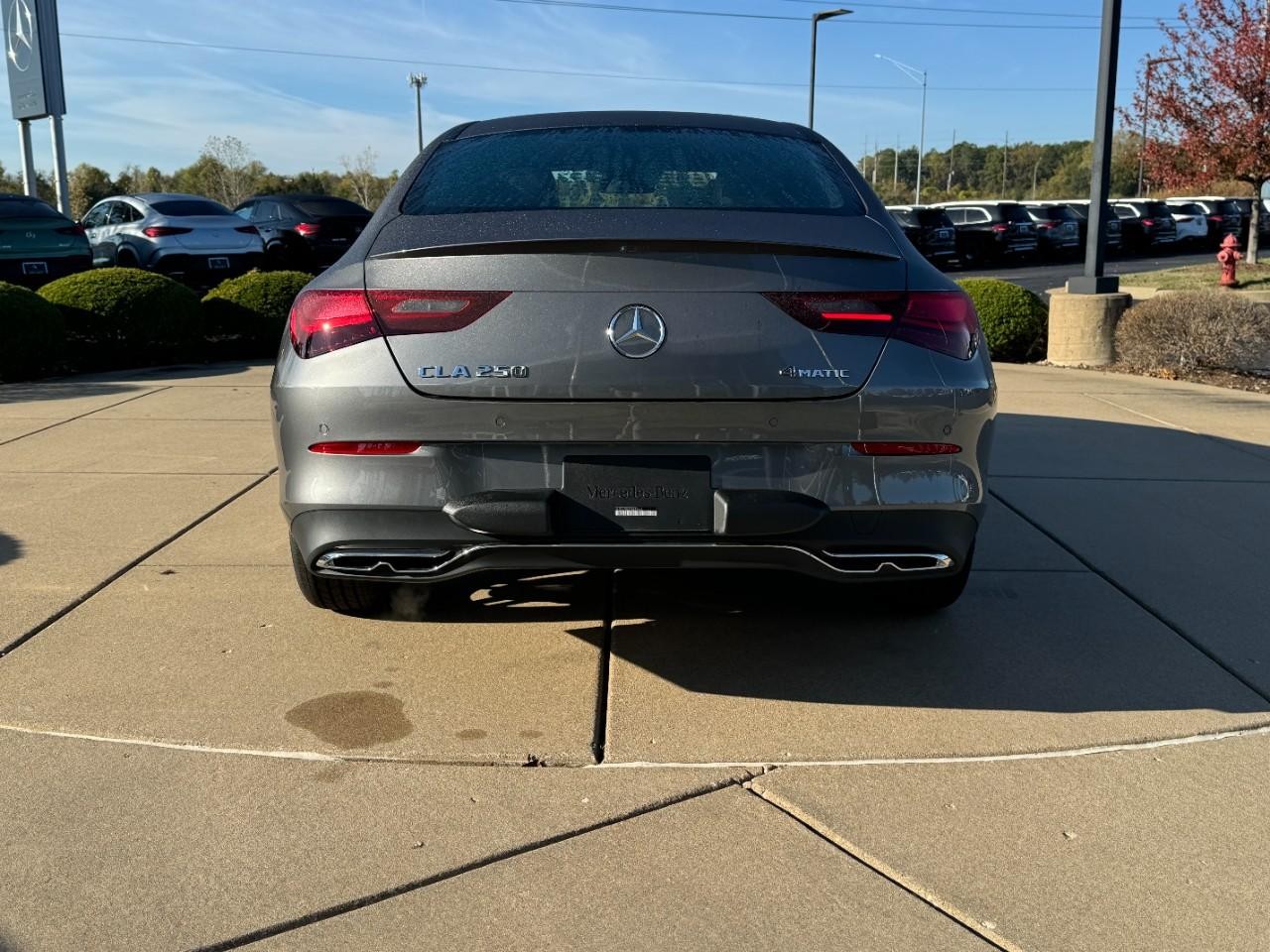 Mercedes-Benz CLA Vehicle Full-screen Gallery Image 9