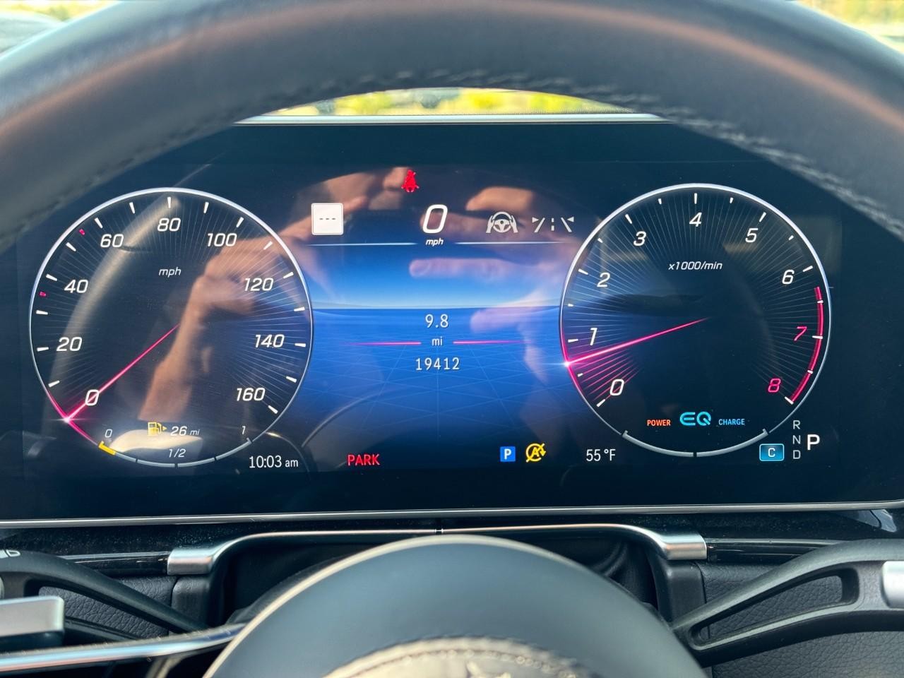 Mercedes-Benz S-Class Vehicle Full-screen Gallery Image 31