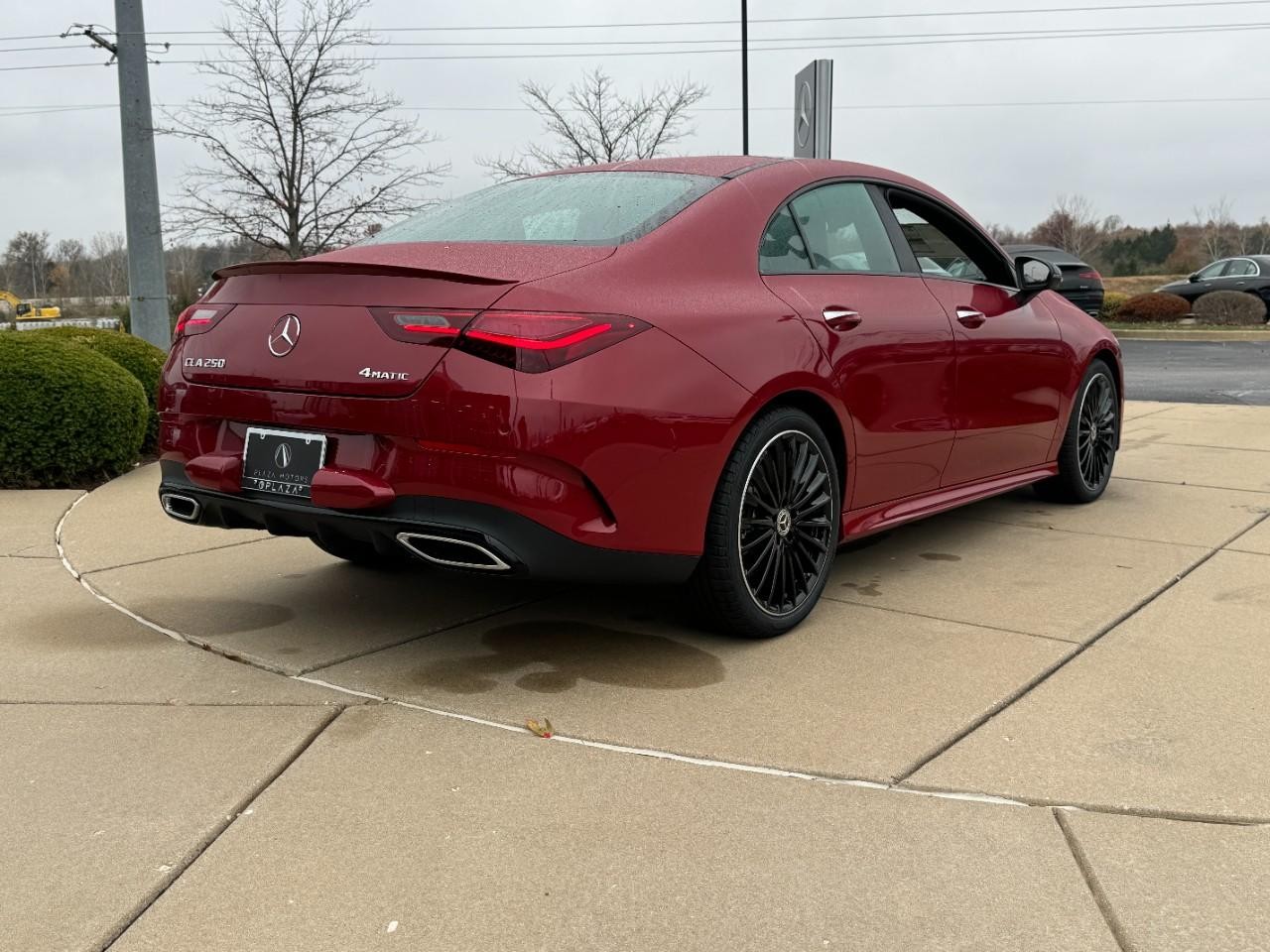 Mercedes-Benz CLA Vehicle Full-screen Gallery Image 4
