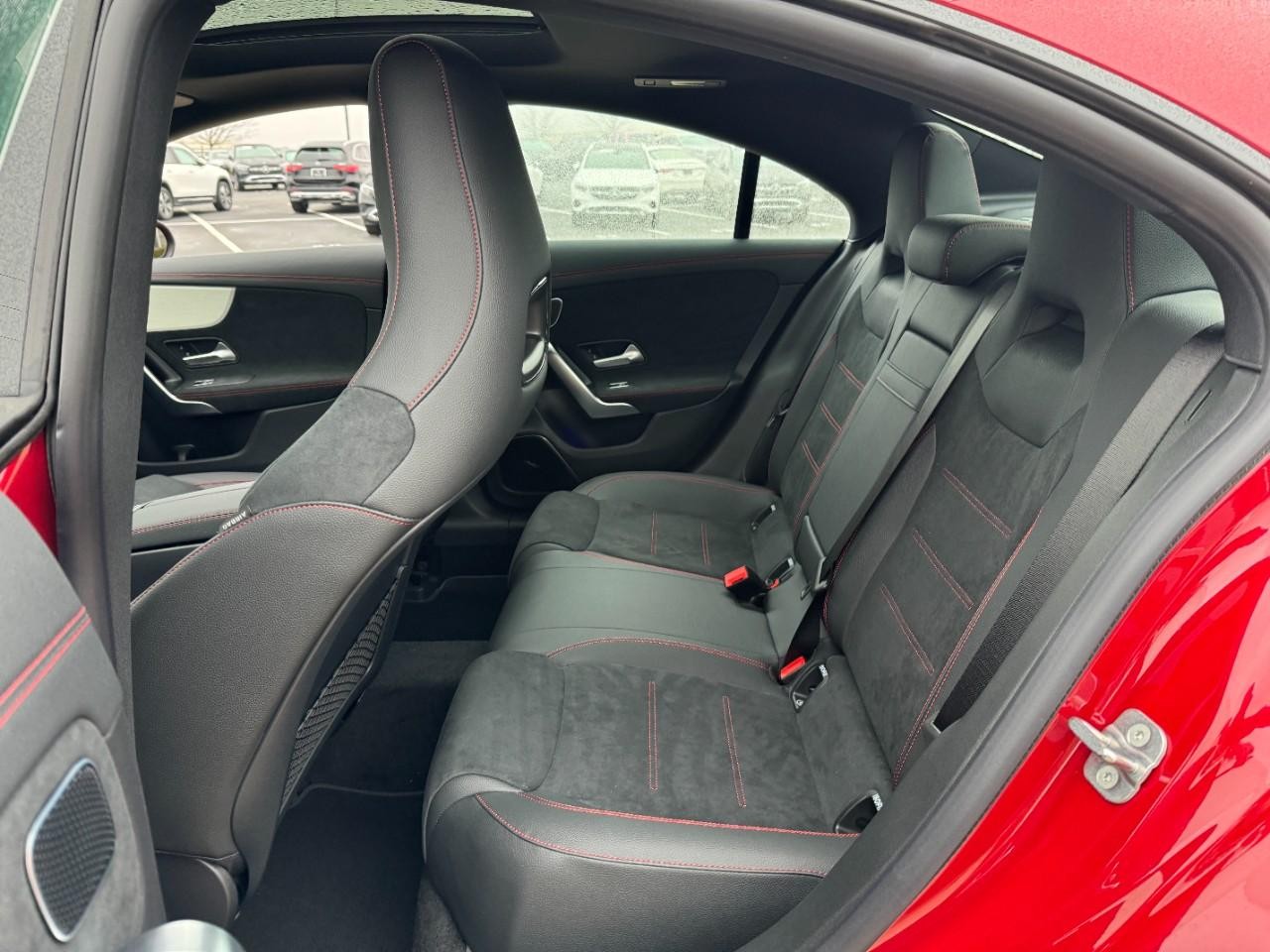 Mercedes-Benz CLA Vehicle Full-screen Gallery Image 8