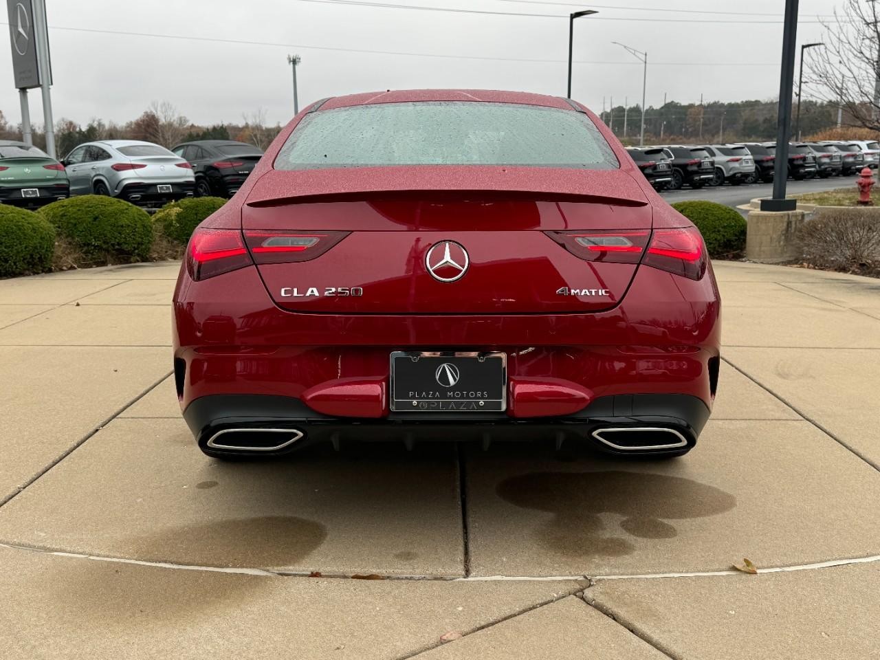 Mercedes-Benz CLA Vehicle Full-screen Gallery Image 9