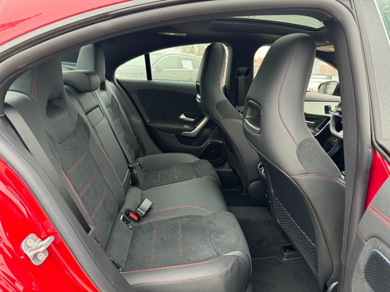 Mercedes-Benz CLA Vehicle Full-screen Gallery Image 10