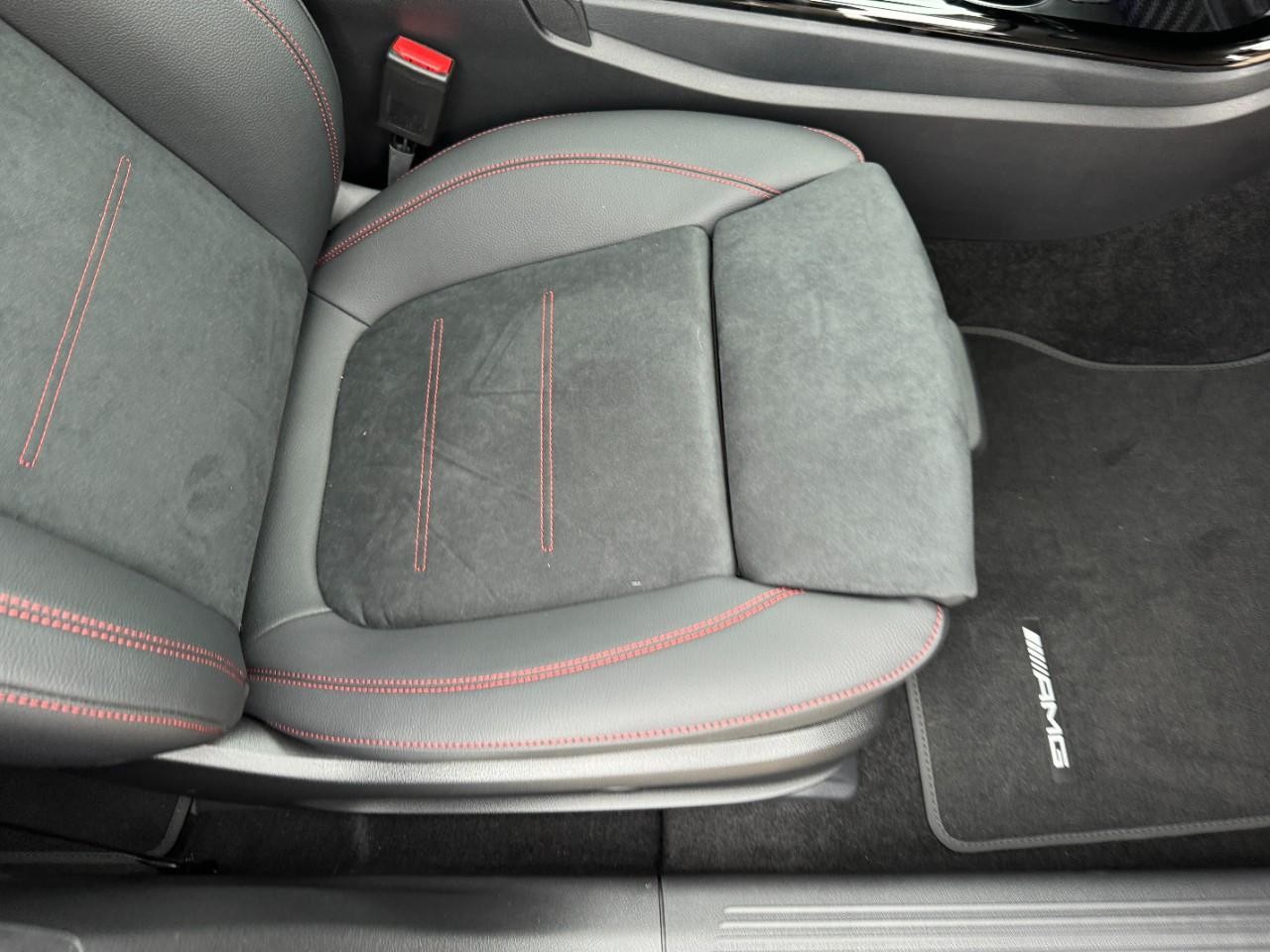 Mercedes-Benz CLA Vehicle Full-screen Gallery Image 18