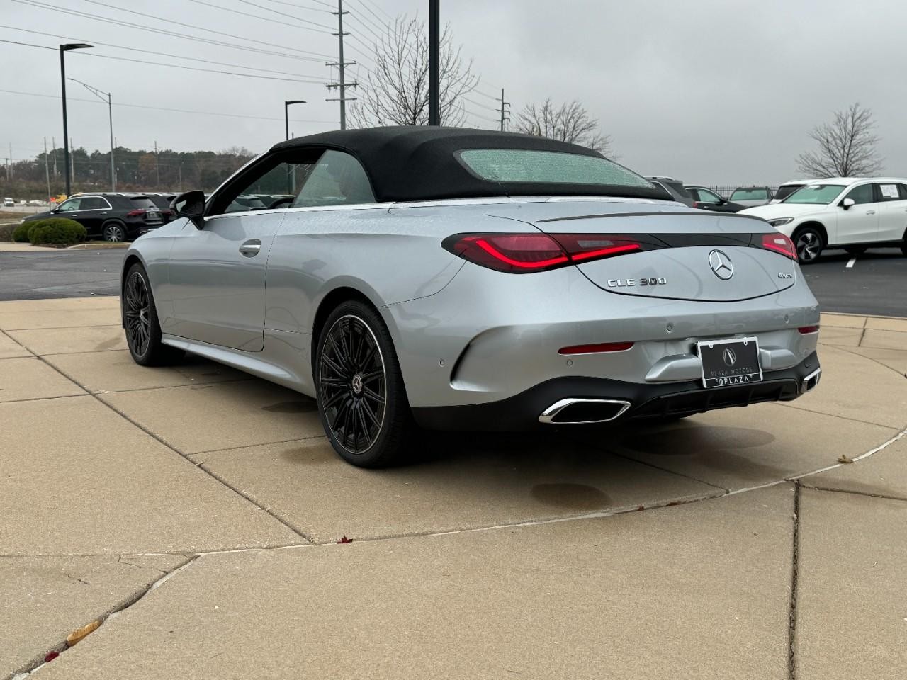 Mercedes-Benz CLE Vehicle Full-screen Gallery Image 3