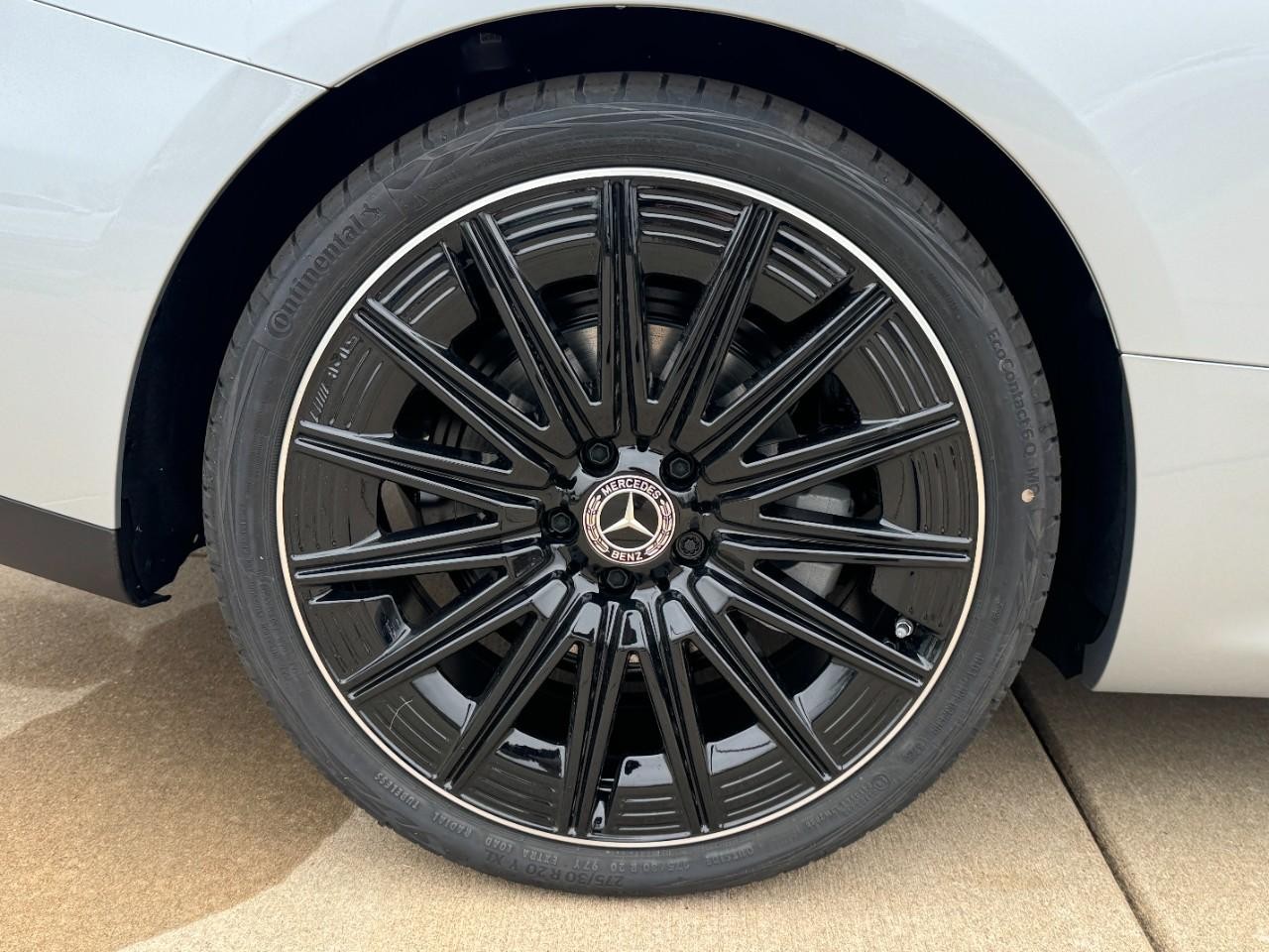 Mercedes-Benz CLE Vehicle Full-screen Gallery Image 5