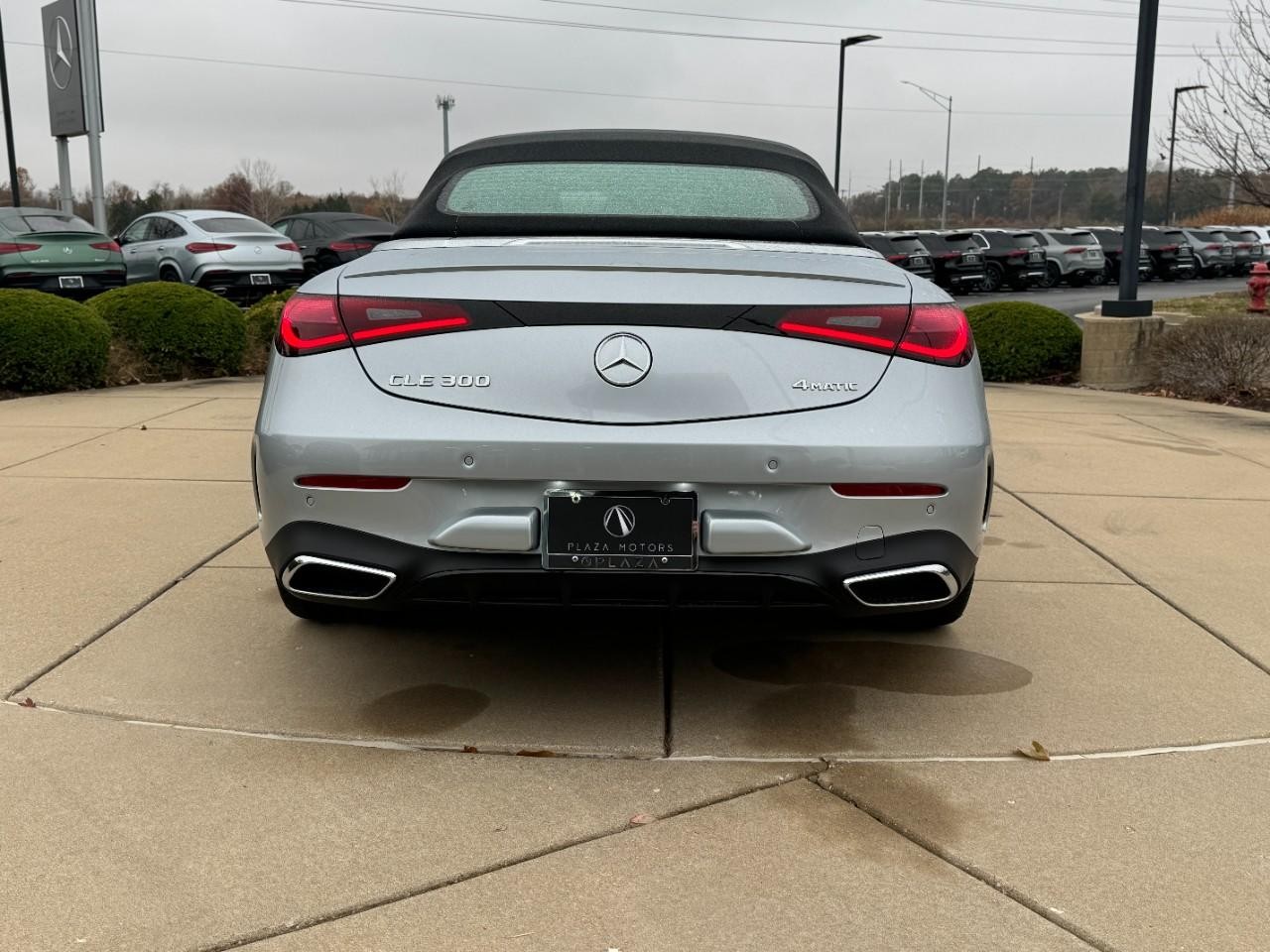 Mercedes-Benz CLE Vehicle Full-screen Gallery Image 9