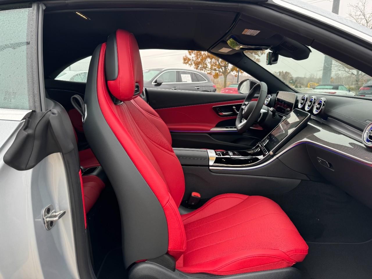 Mercedes-Benz CLE Vehicle Full-screen Gallery Image 15