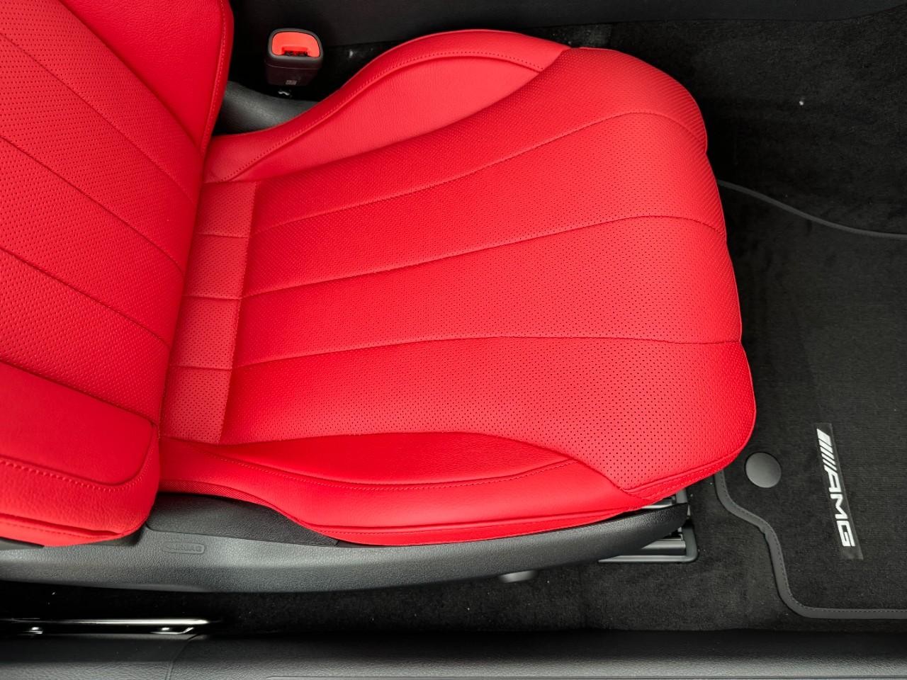 Mercedes-Benz CLE Vehicle Full-screen Gallery Image 16