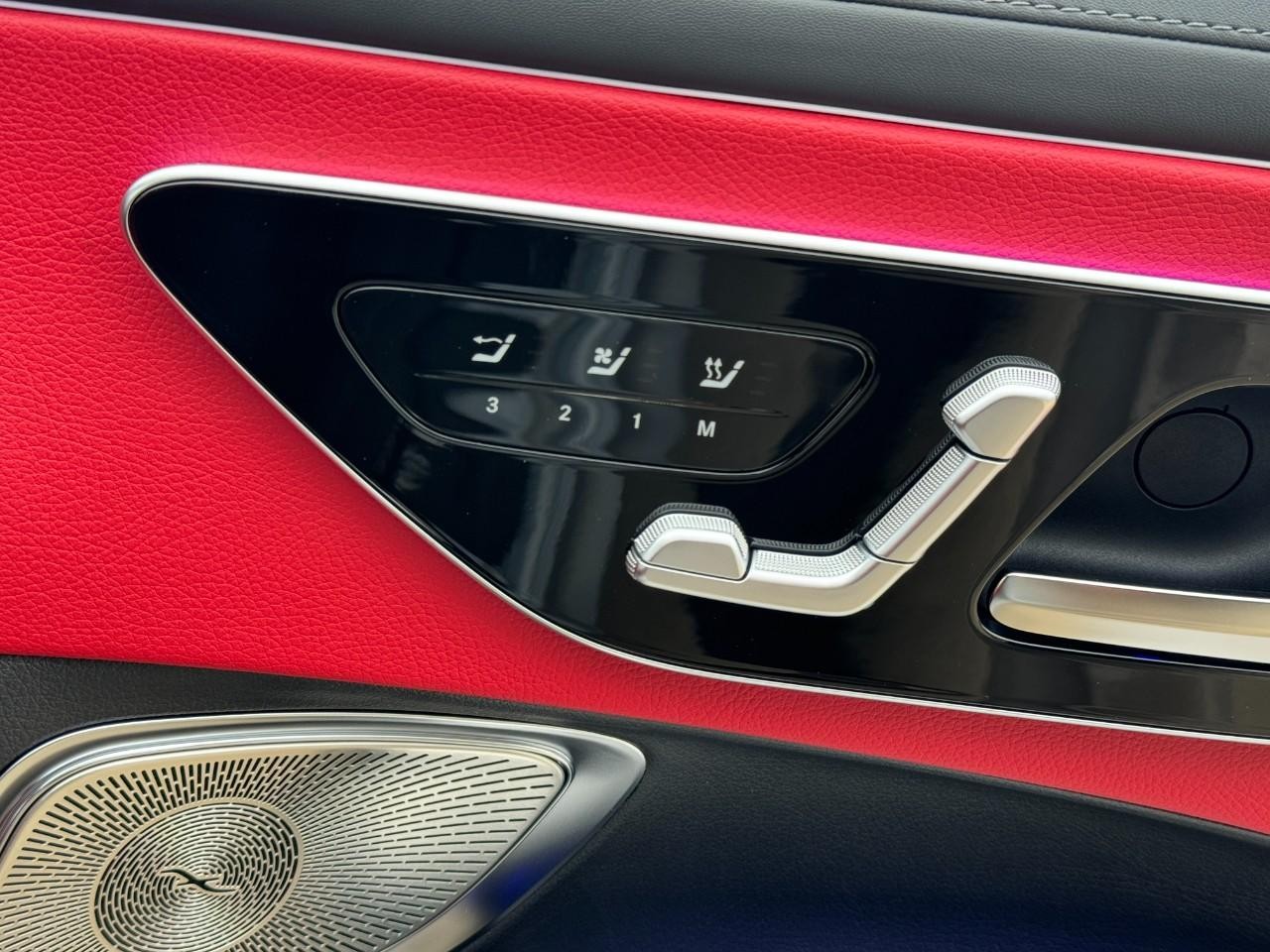 Mercedes-Benz CLE Vehicle Full-screen Gallery Image 18