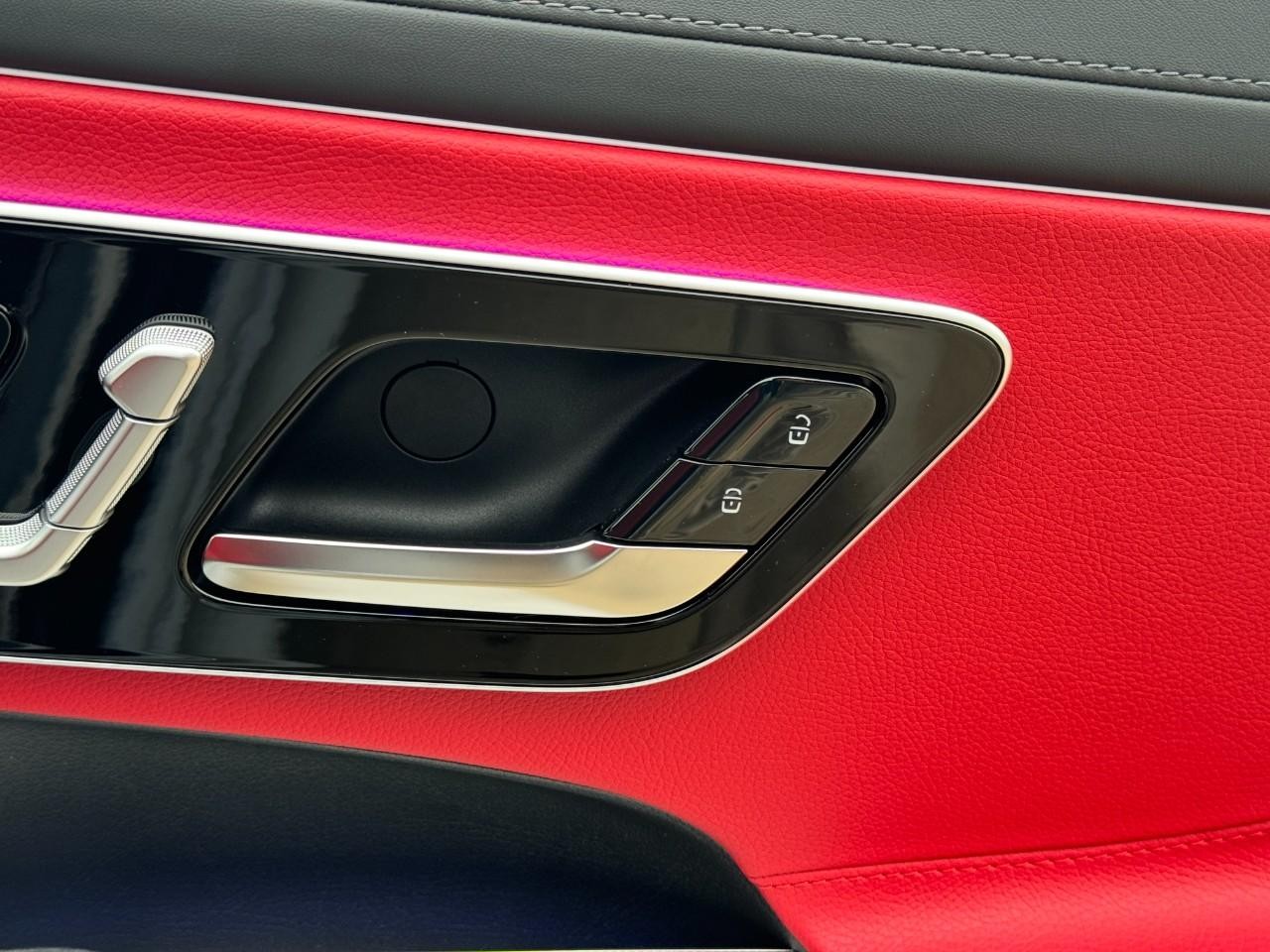 Mercedes-Benz CLE Vehicle Full-screen Gallery Image 19