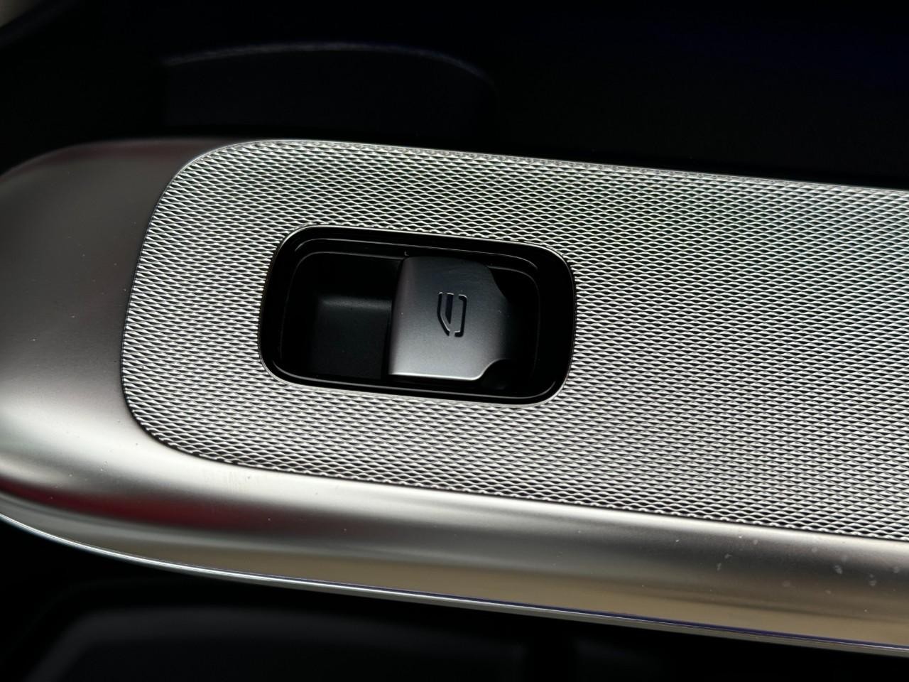 Mercedes-Benz CLE Vehicle Full-screen Gallery Image 20