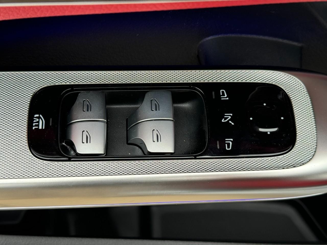 Mercedes-Benz CLE Vehicle Full-screen Gallery Image 23