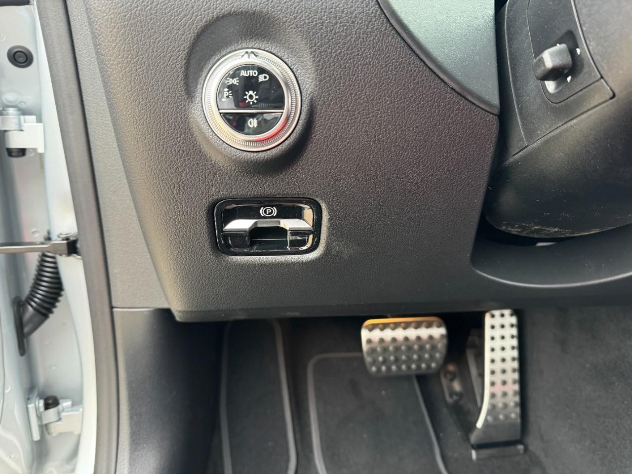 Mercedes-Benz CLE Vehicle Full-screen Gallery Image 29