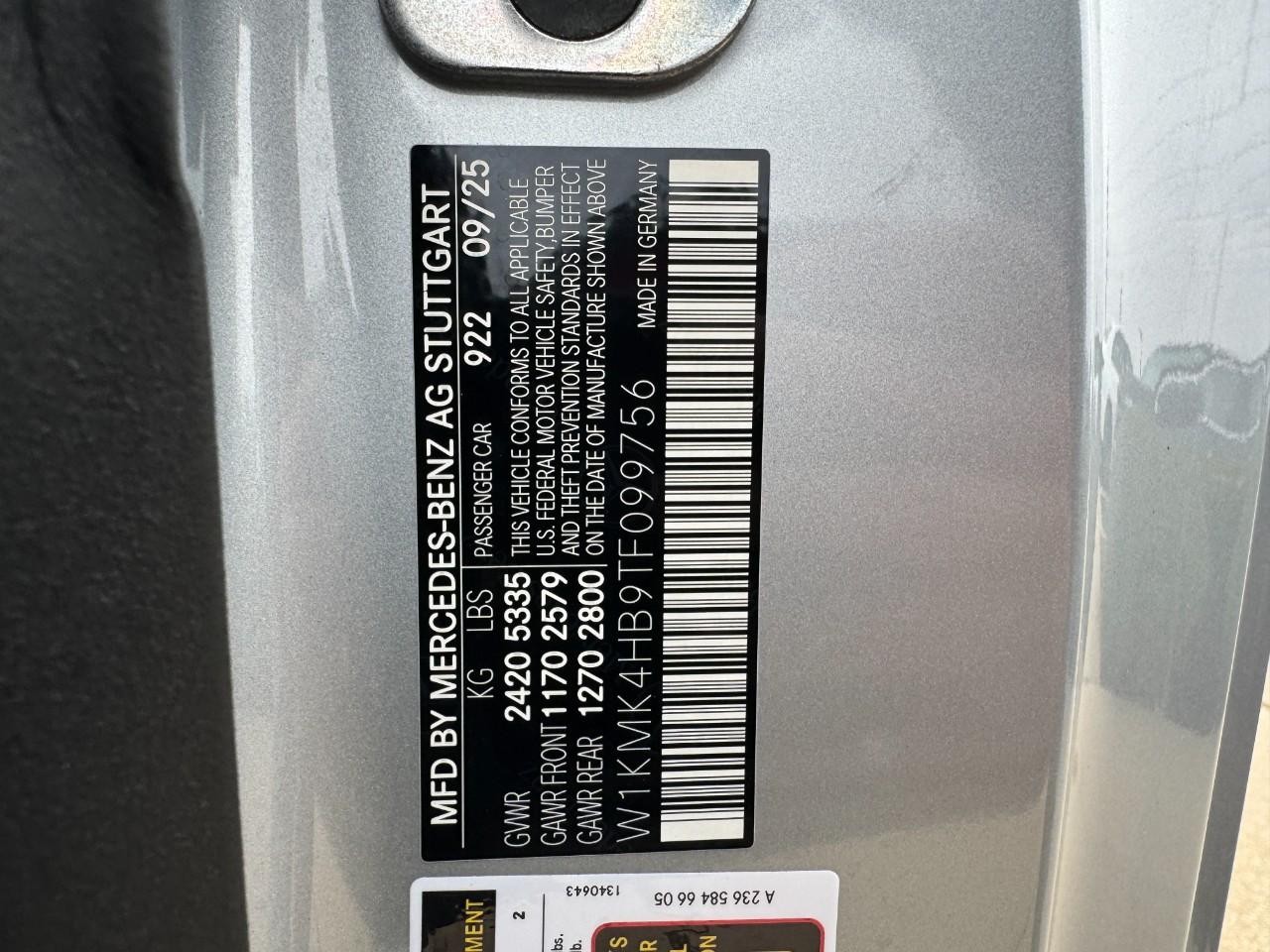 Mercedes-Benz CLE Vehicle Full-screen Gallery Image 35