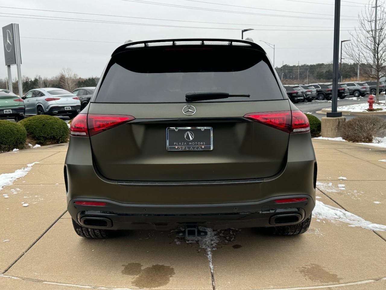 Mercedes-Benz GLE Vehicle Full-screen Gallery Image 9