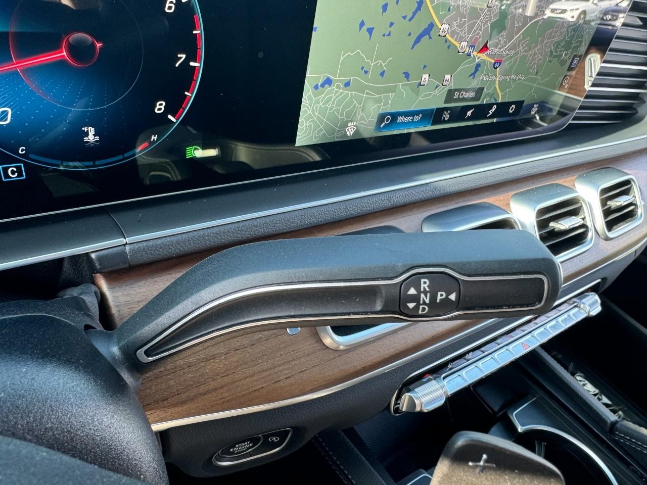 Mercedes-Benz GLE Vehicle Full-screen Gallery Image 41