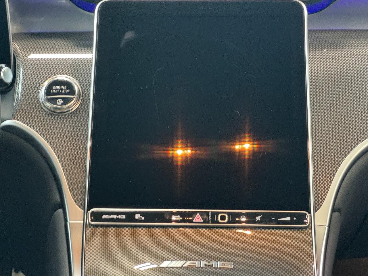 Mercedes-Benz GLC Vehicle Full-screen Gallery Image 14