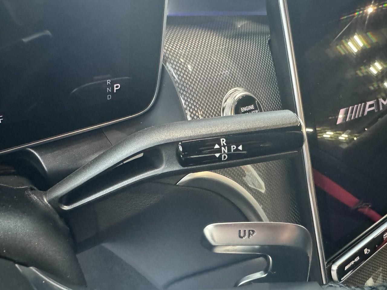 Mercedes-Benz GLC Vehicle Full-screen Gallery Image 33