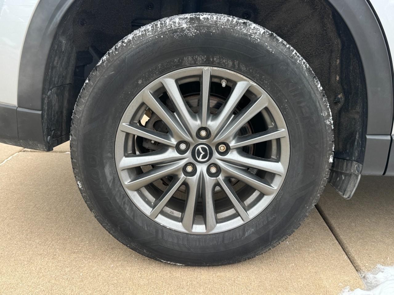 Mazda CX-5 Vehicle Full-screen Gallery Image 5