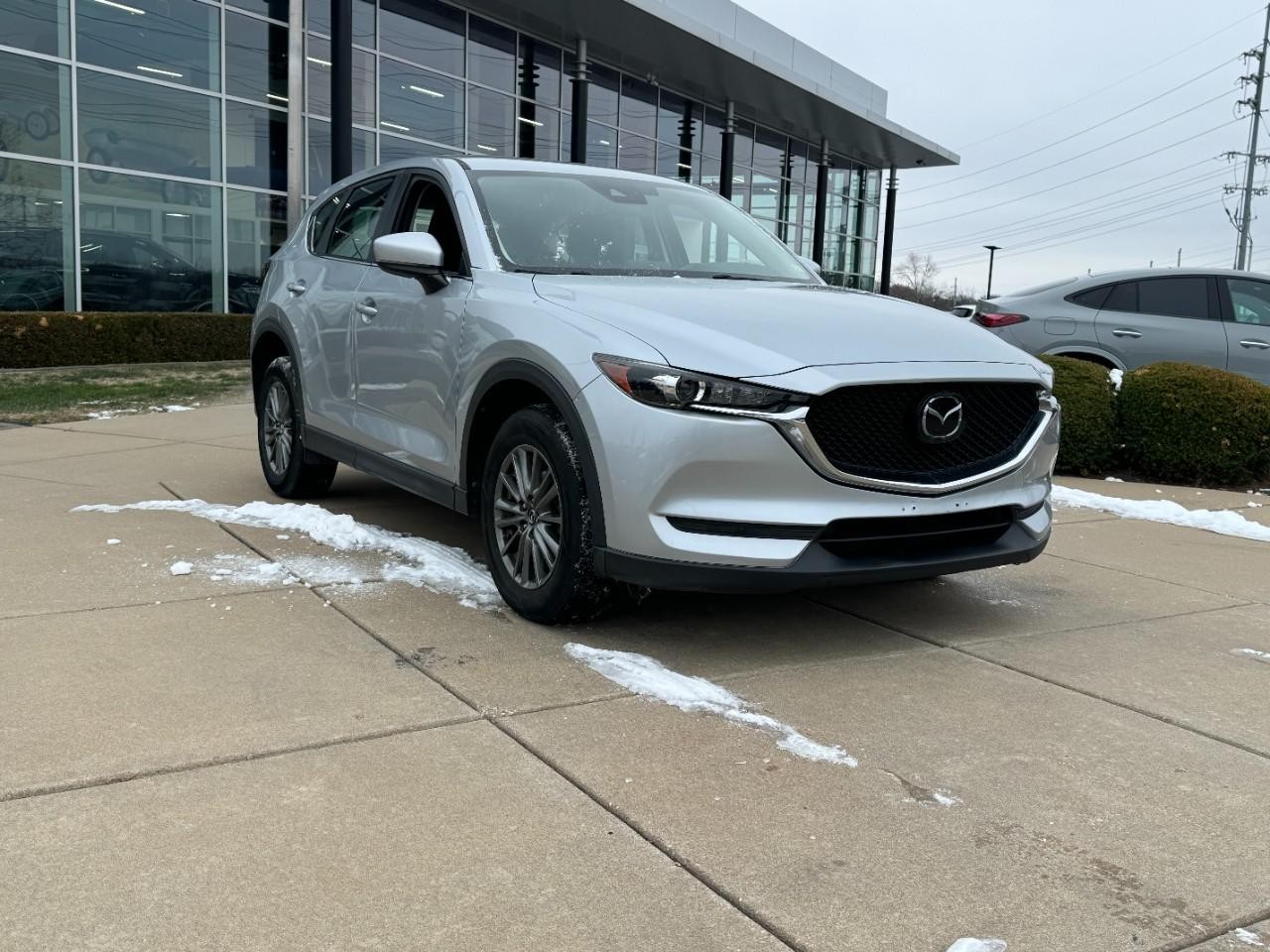 Mazda CX-5 Vehicle Full-screen Gallery Image 6