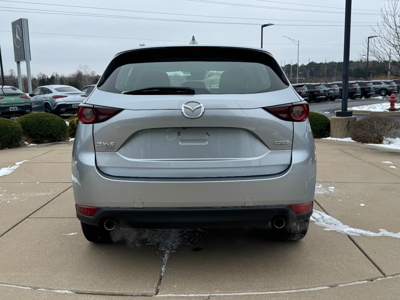 Mazda CX-5 Vehicle Full-screen Gallery Image 9