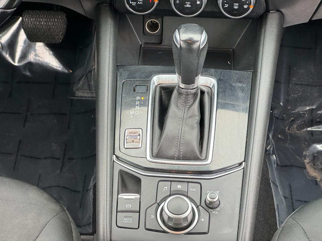 Mazda CX-5 Vehicle Full-screen Gallery Image 15