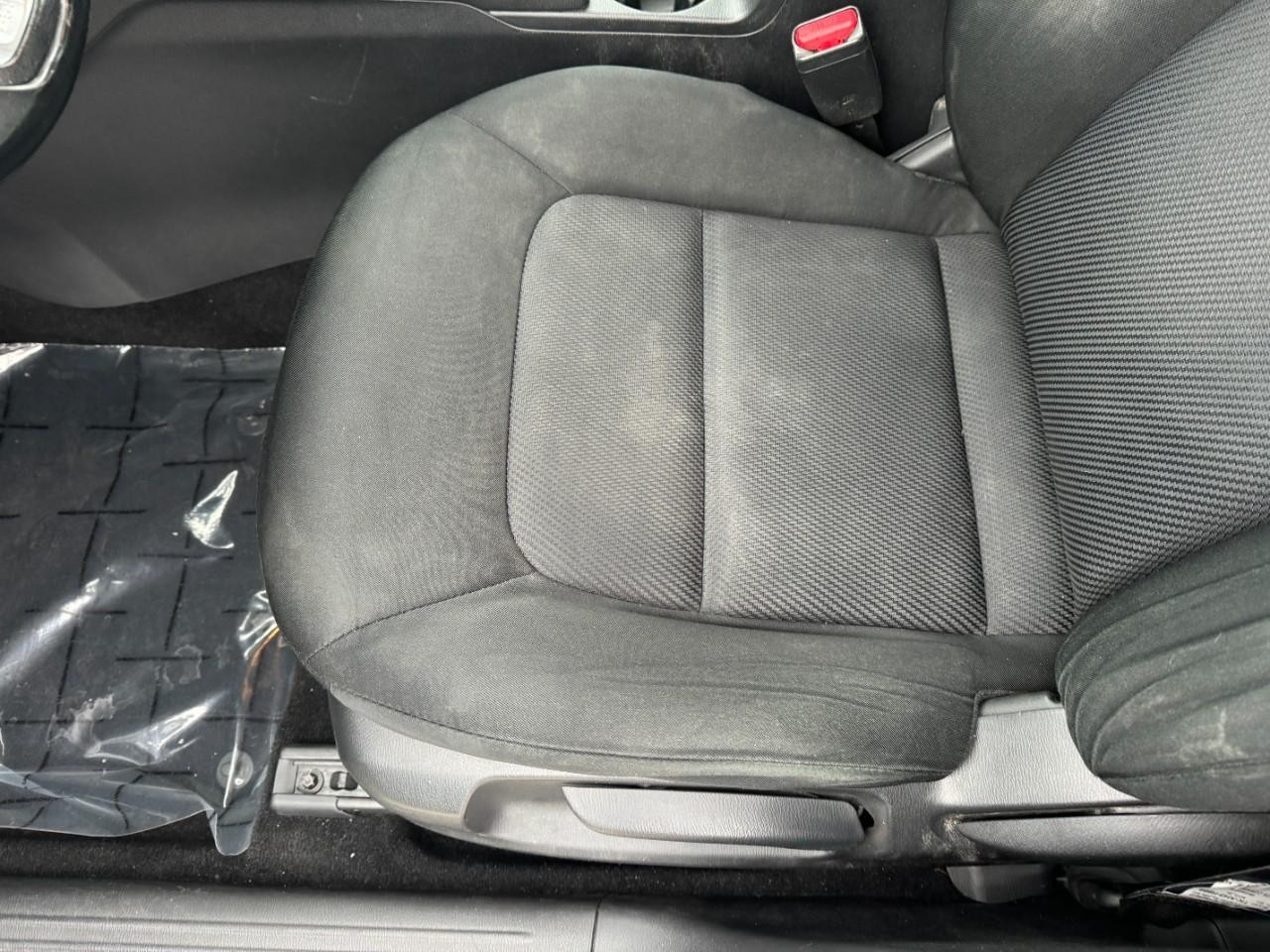 Mazda CX-5 Vehicle Full-screen Gallery Image 22