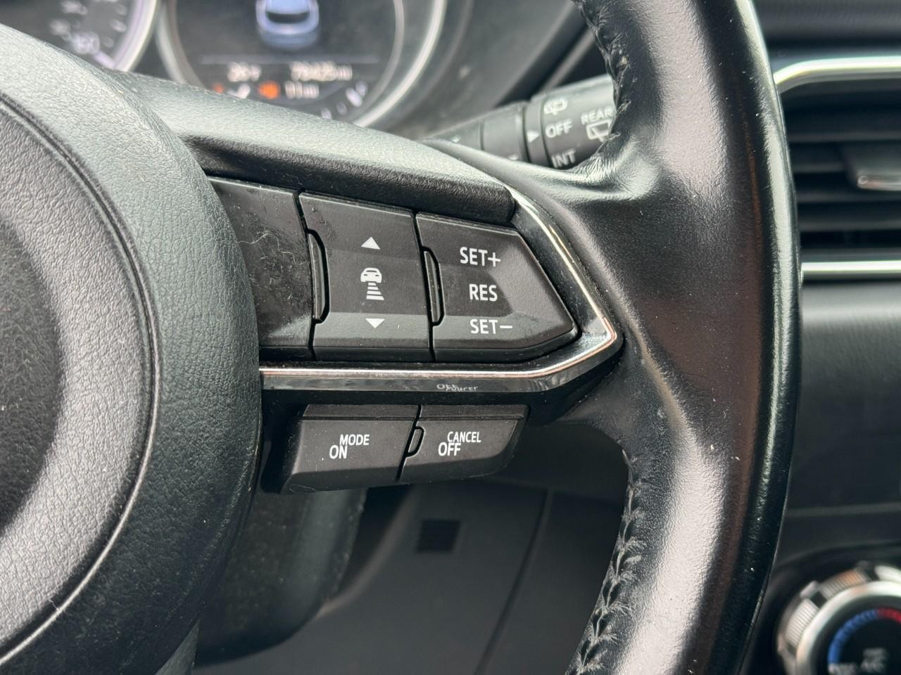 Mazda CX-5 Vehicle Full-screen Gallery Image 26