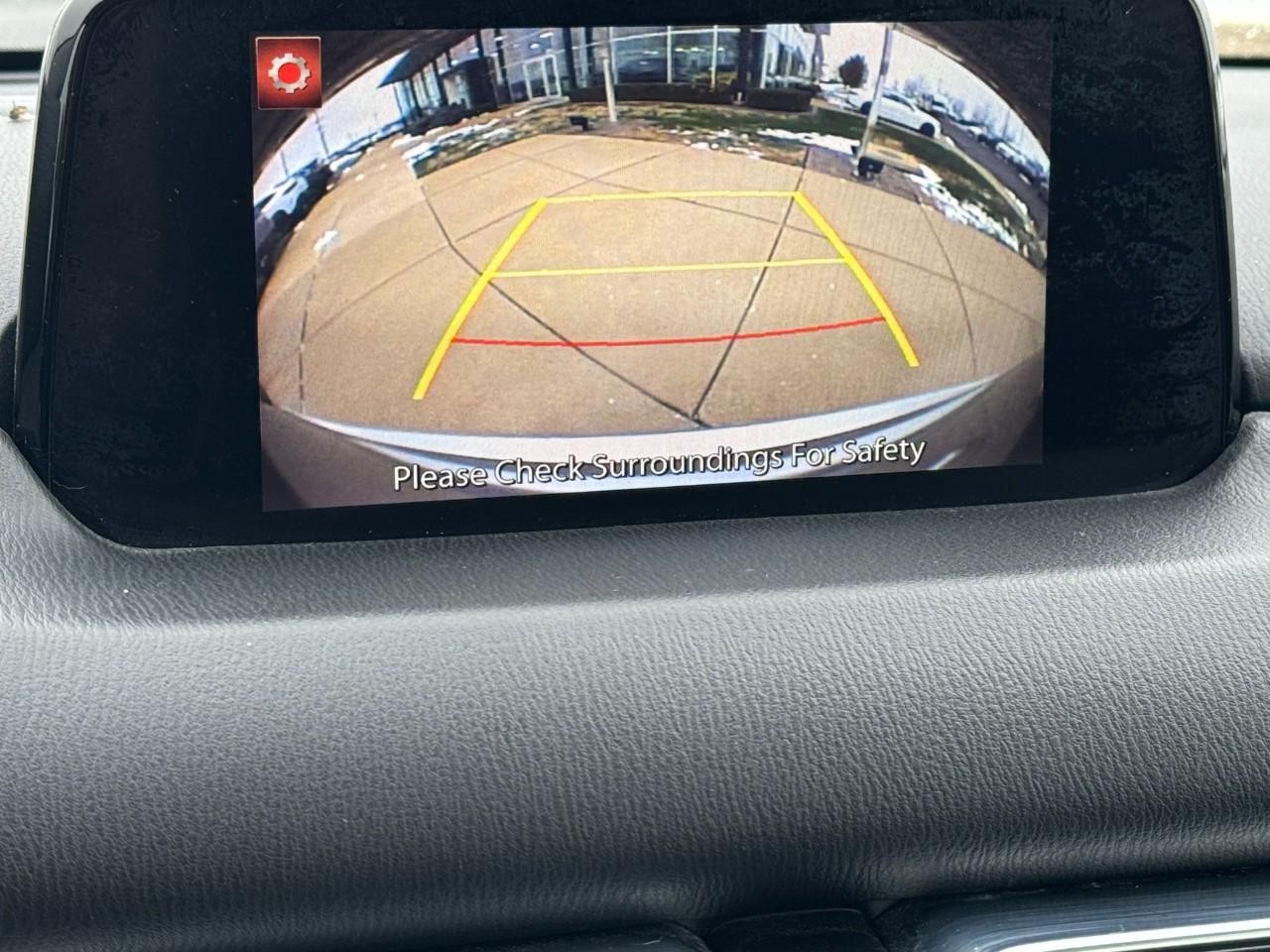 Mazda CX-5 Vehicle Full-screen Gallery Image 28