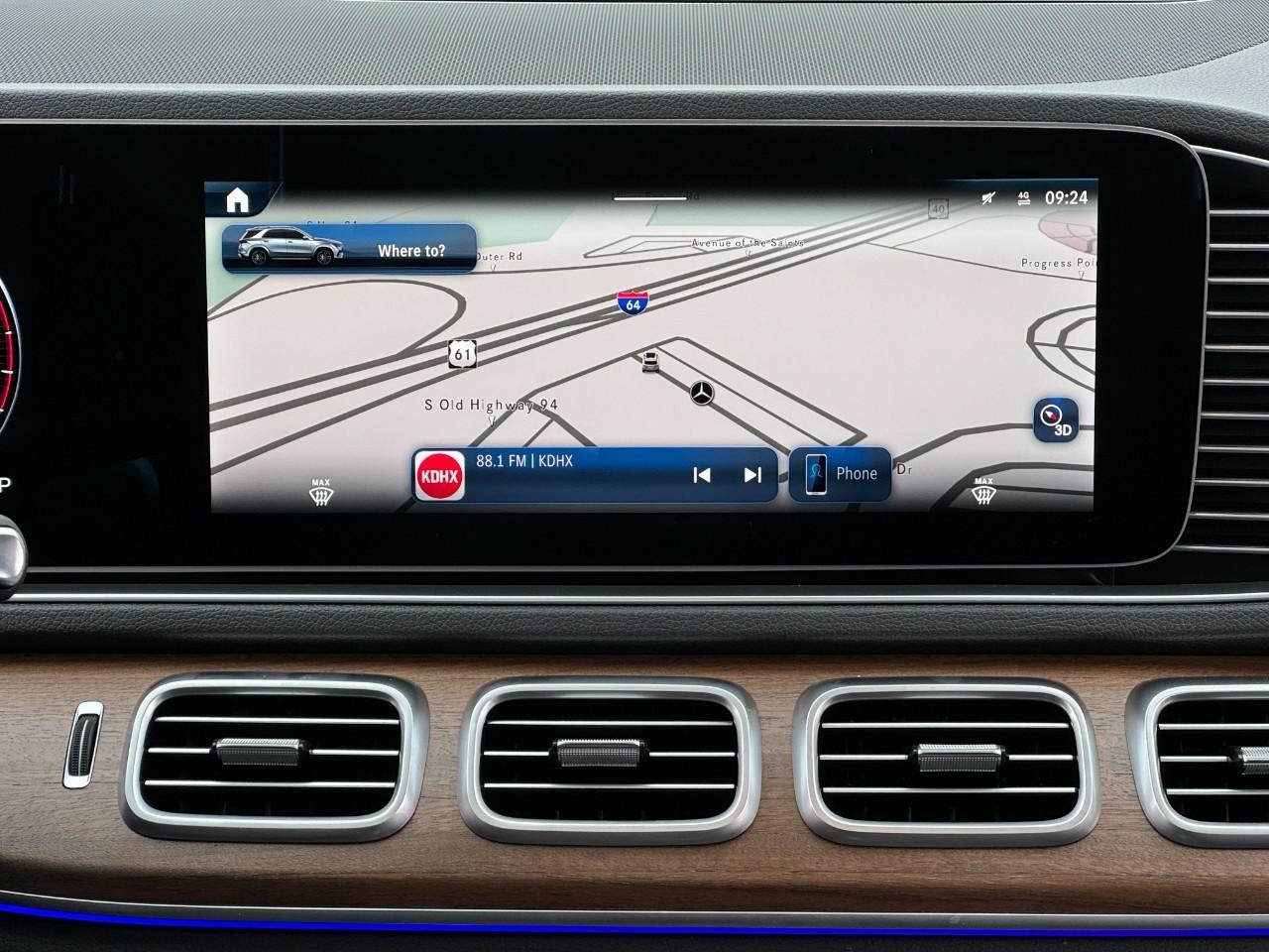 Mercedes-Benz GLE Vehicle Full-screen Gallery Image 14