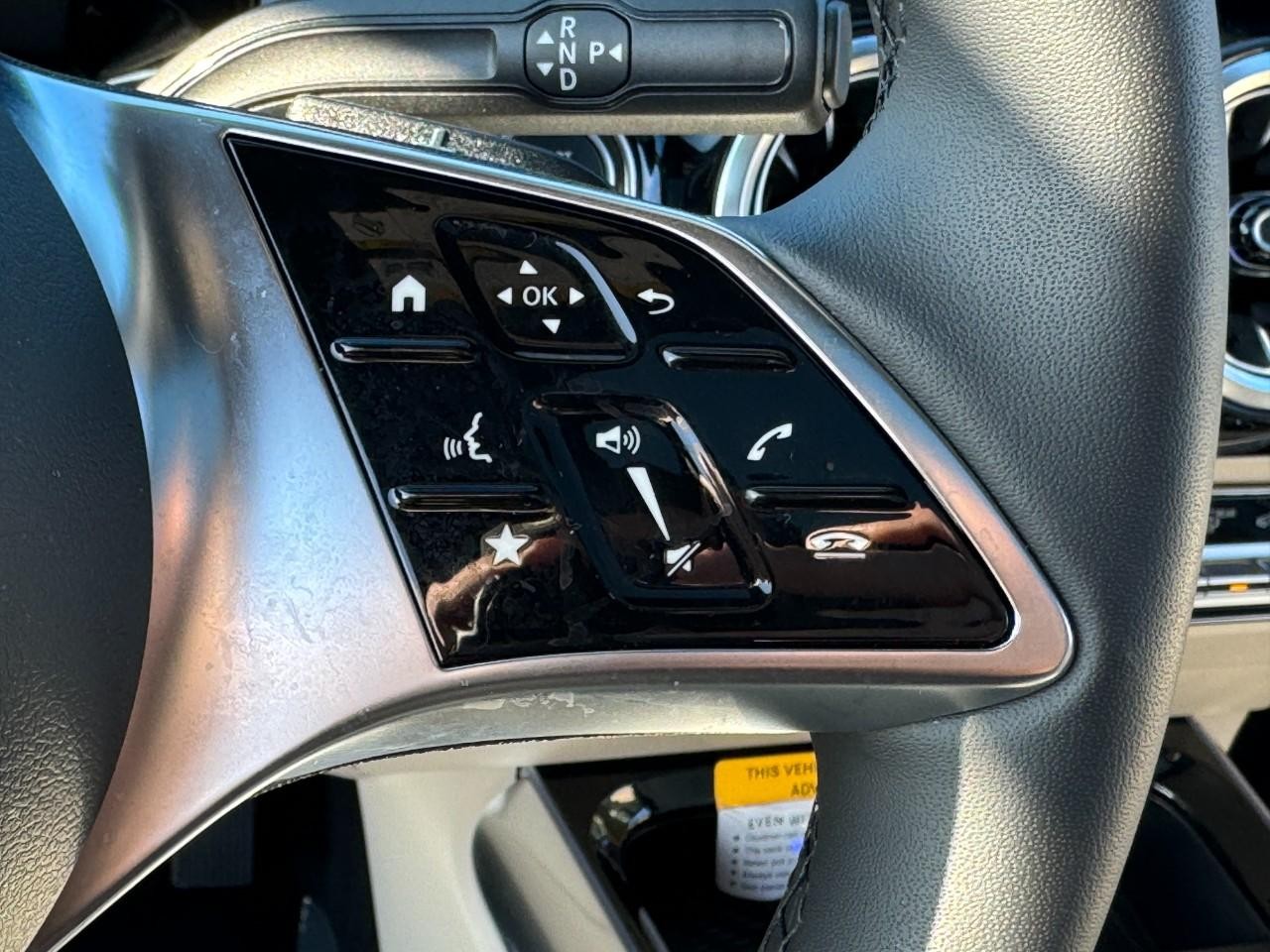 Mercedes-Benz GLA Vehicle Full-screen Gallery Image 33