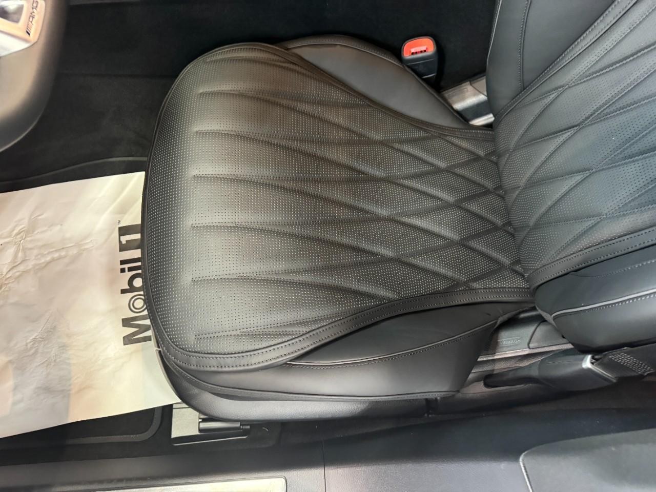 Mercedes-Benz S-Class Vehicle Full-screen Gallery Image 28