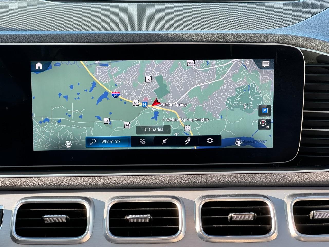 Mercedes-Benz GLE Vehicle Full-screen Gallery Image 14