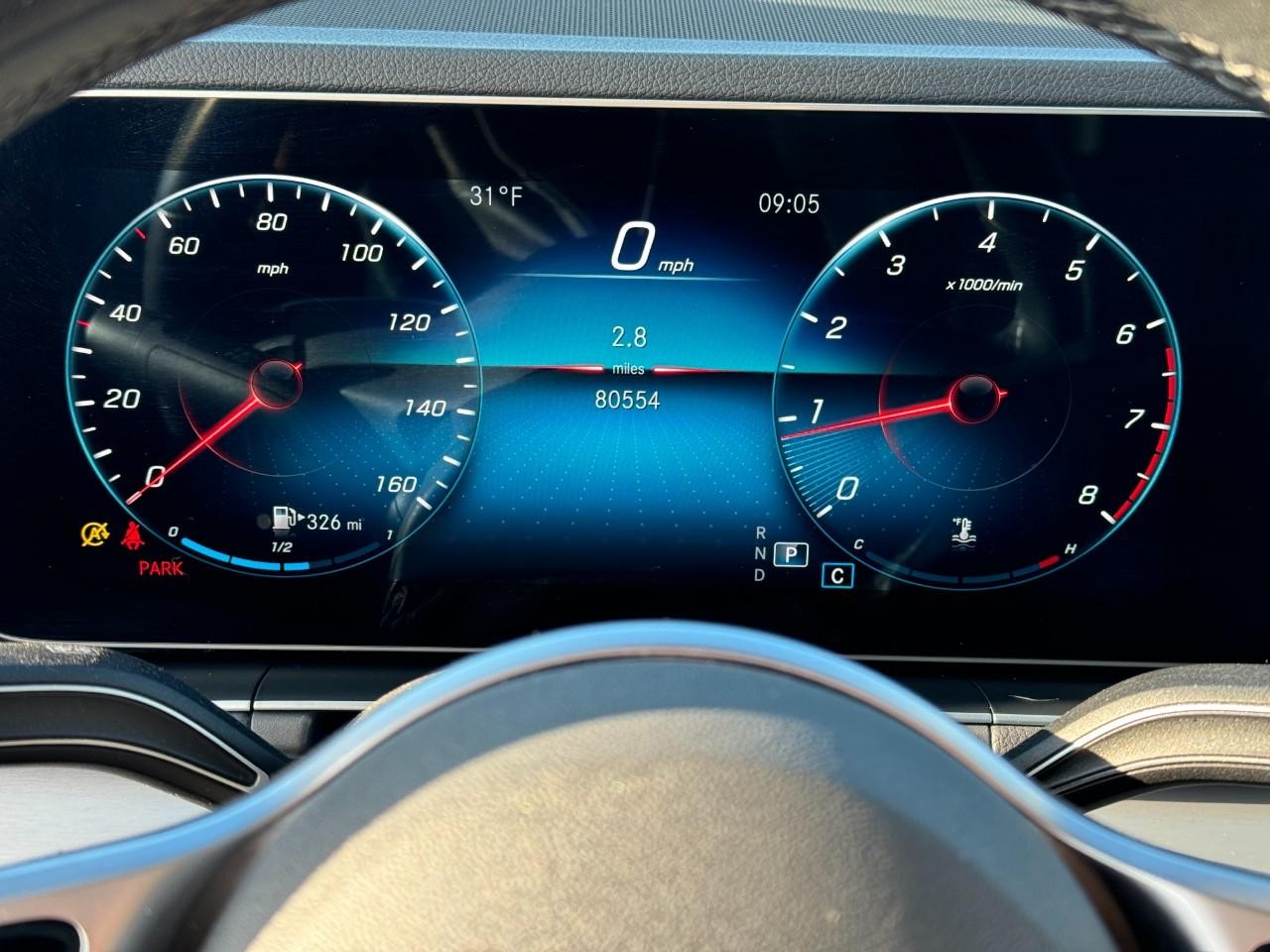 Mercedes-Benz GLE Vehicle Full-screen Gallery Image 34