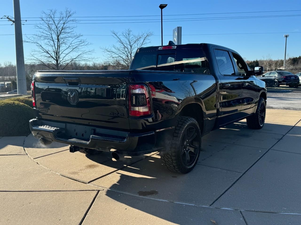 Ram 1500 Vehicle Full-screen Gallery Image 4