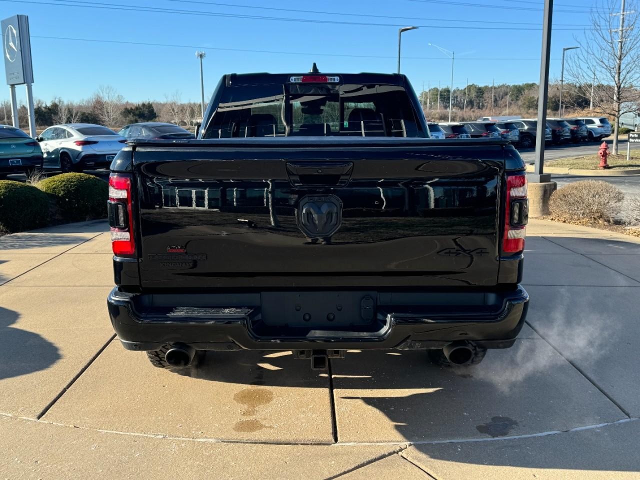 Ram 1500 Vehicle Full-screen Gallery Image 9