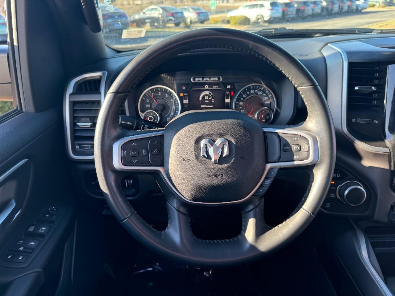 Ram 1500 Vehicle Full-screen Gallery Image 12