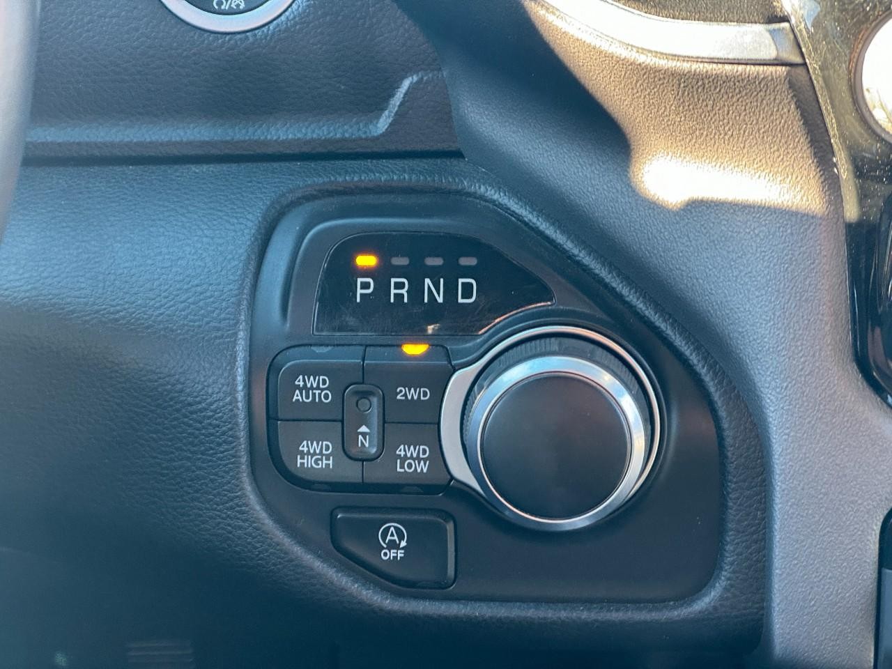 Ram 1500 Vehicle Full-screen Gallery Image 15