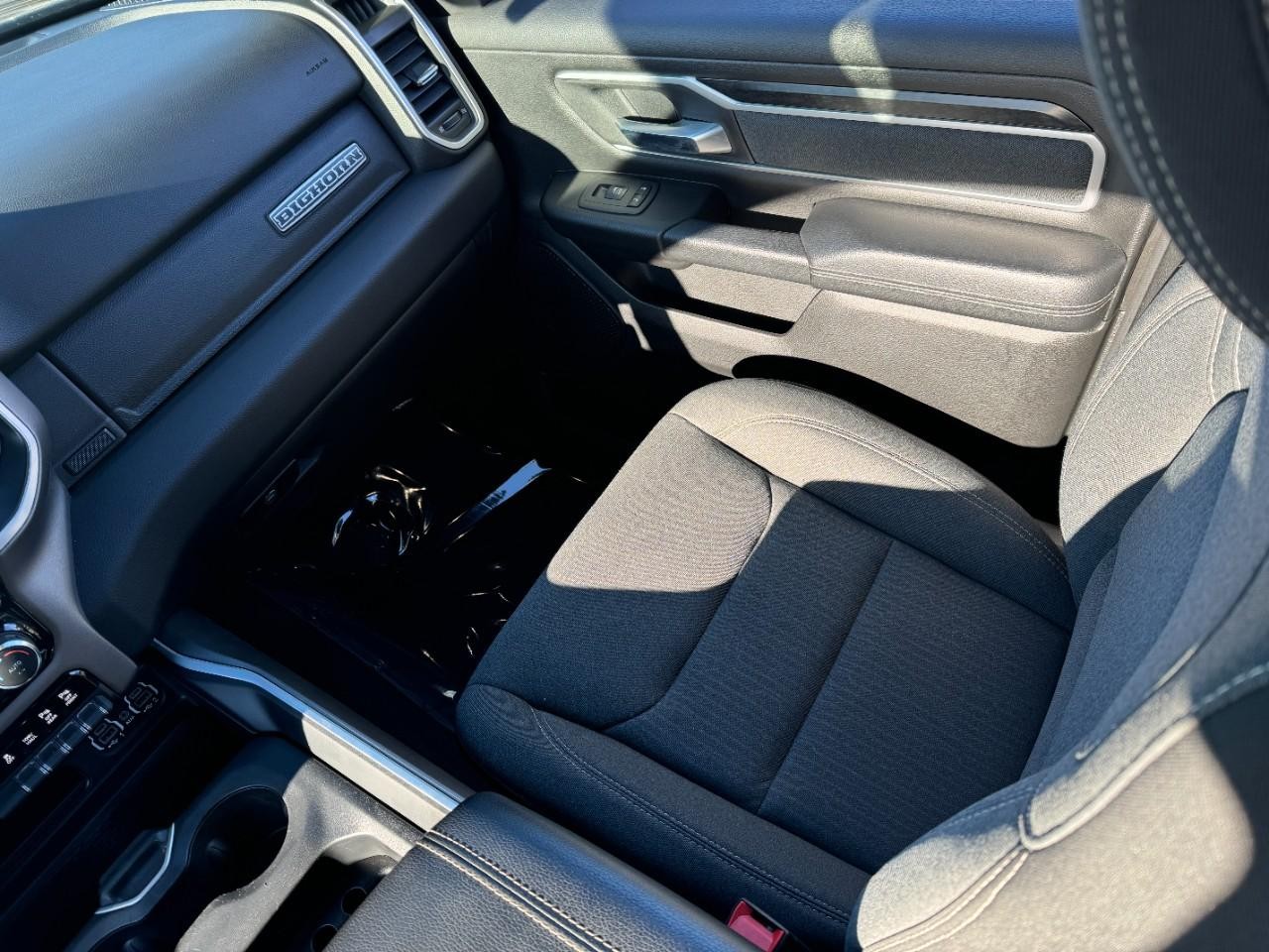 Ram 1500 Vehicle Full-screen Gallery Image 16