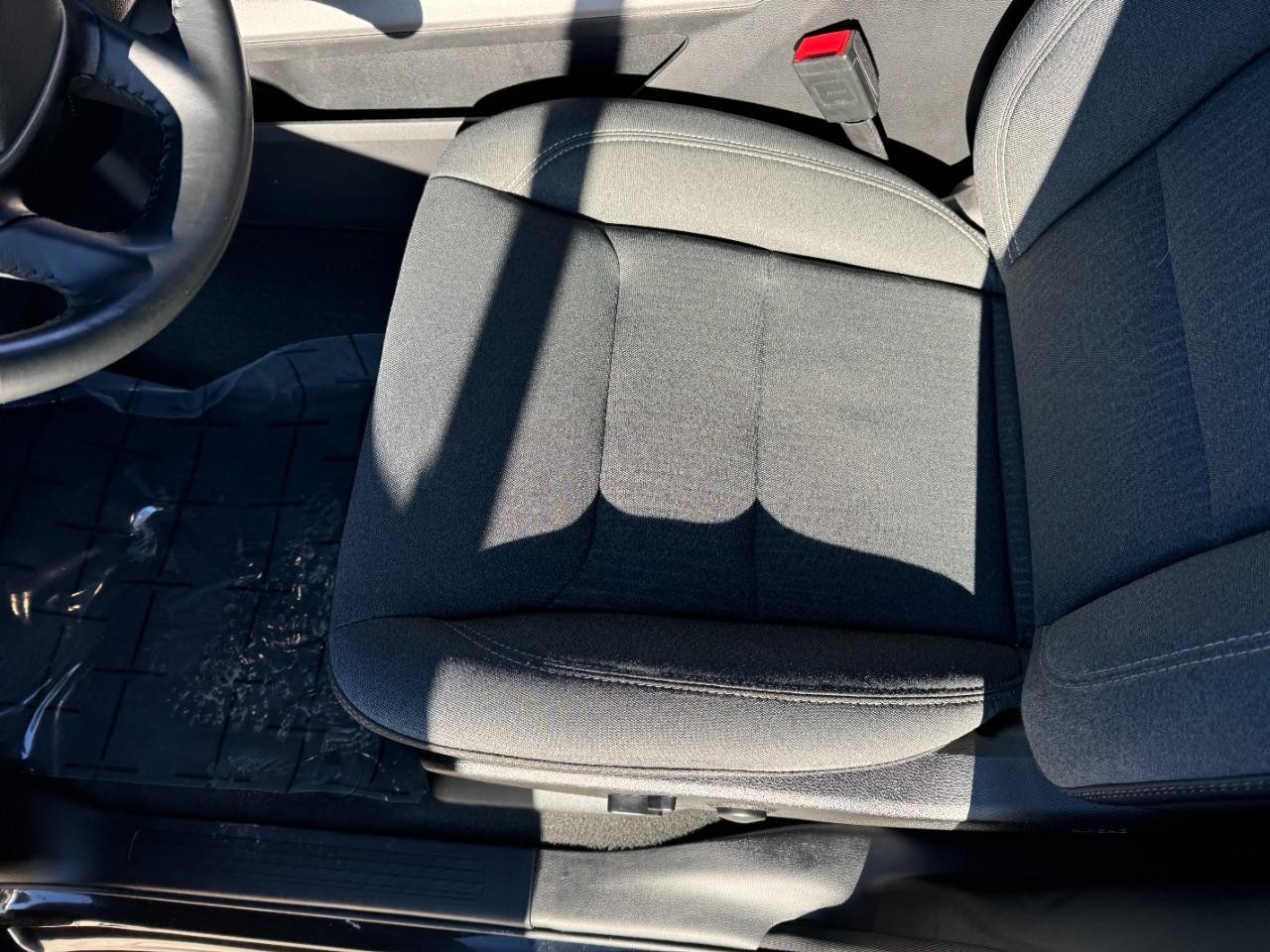 Ram 1500 Vehicle Full-screen Gallery Image 23