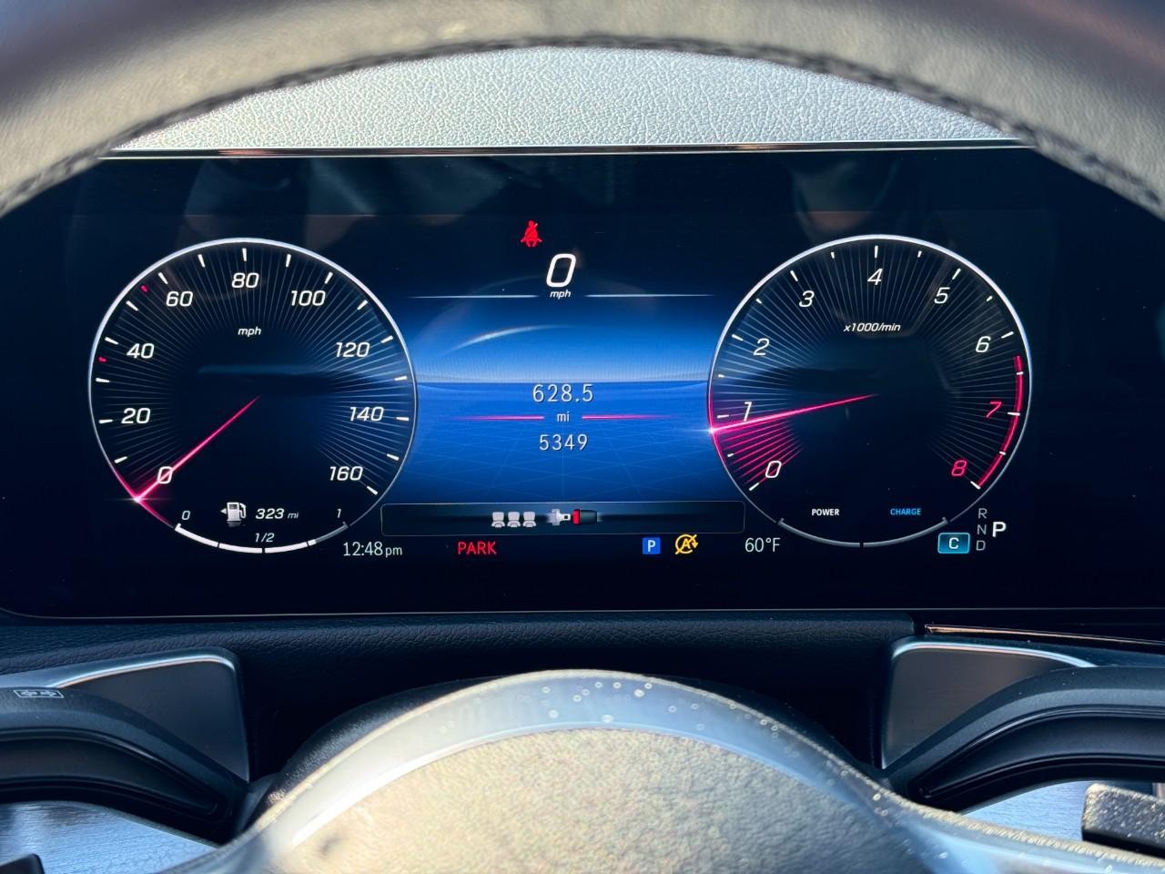 Mercedes-Benz GLB Vehicle Full-screen Gallery Image 34