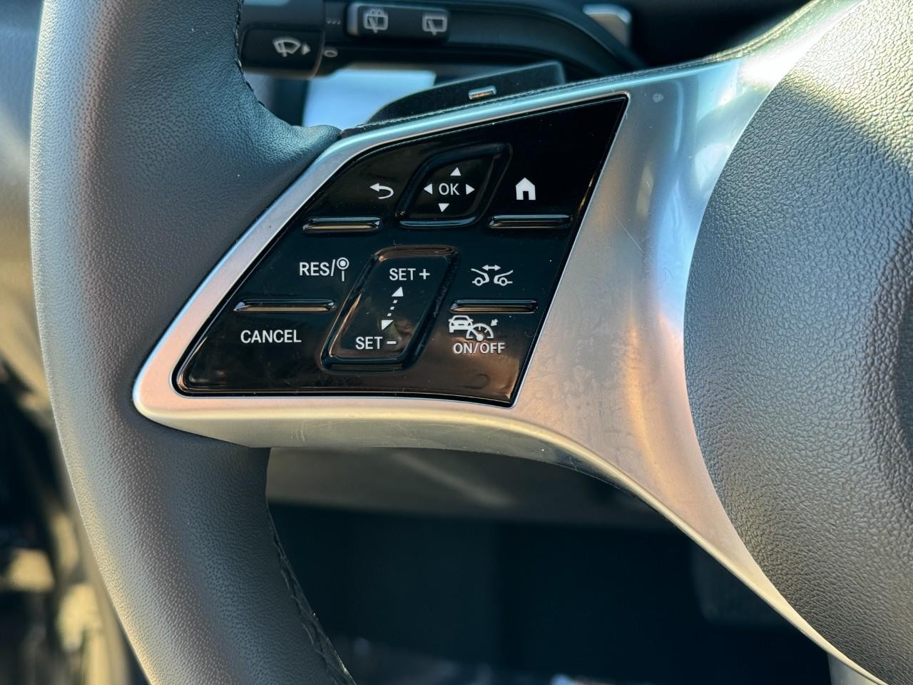 Mercedes-Benz GLB Vehicle Full-screen Gallery Image 31