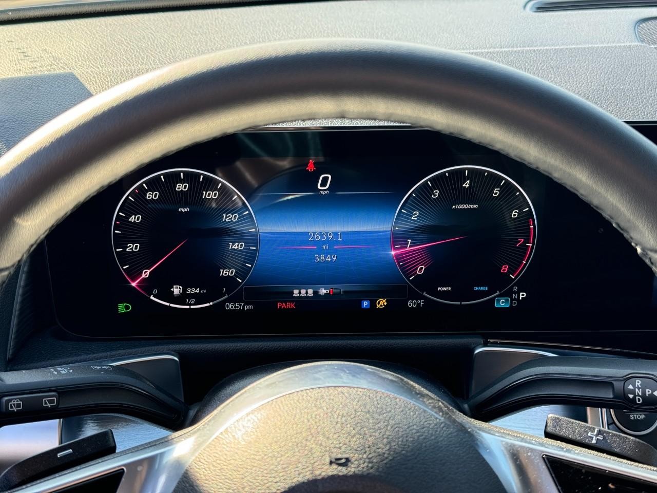 Mercedes-Benz GLB Vehicle Full-screen Gallery Image 33