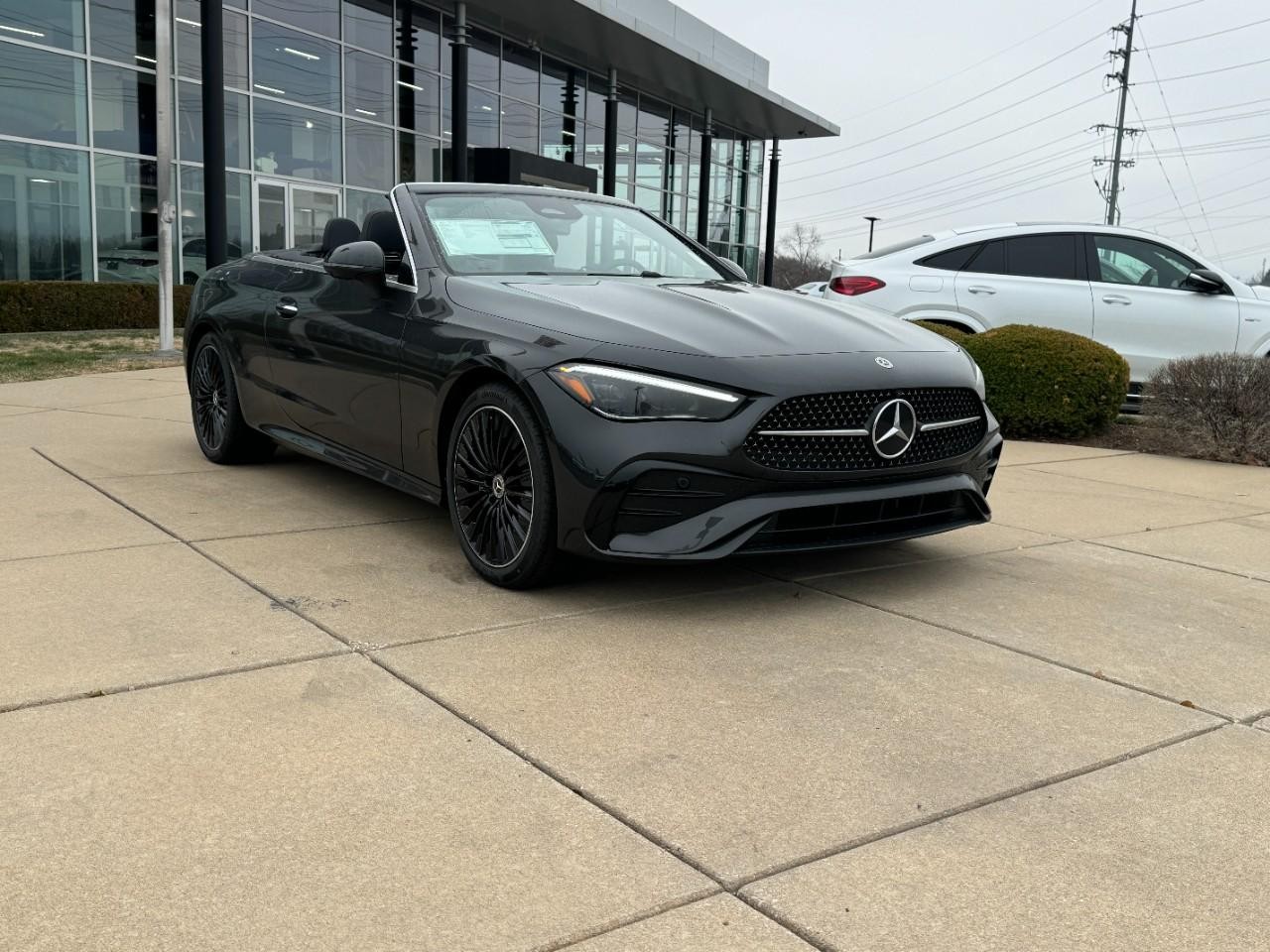 Mercedes-Benz CLE Vehicle Full-screen Gallery Image 6