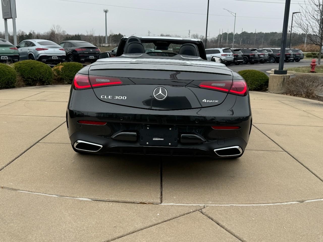 Mercedes-Benz CLE Vehicle Full-screen Gallery Image 9